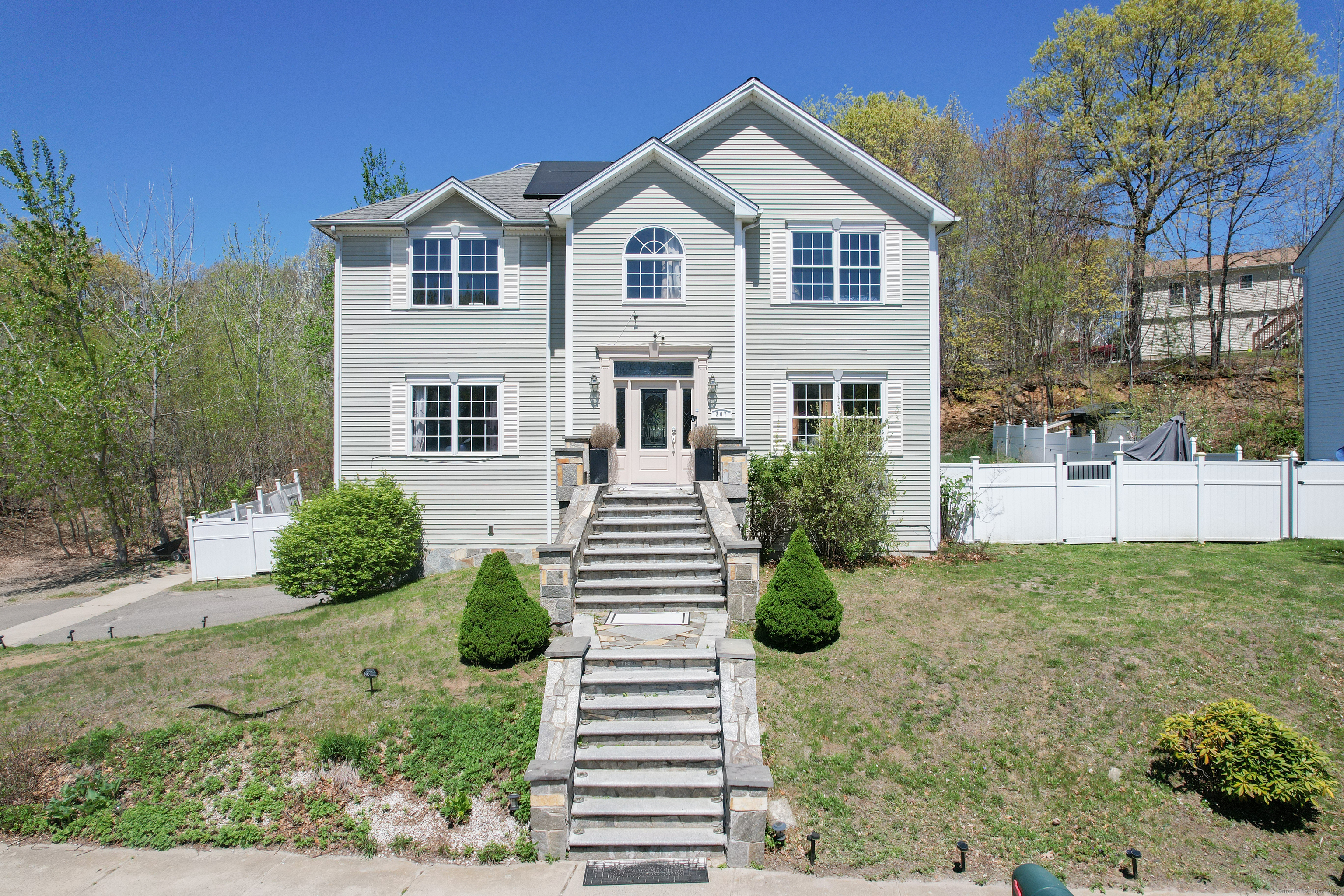 207 Ridgefield, Waterbury, Connecticut 06705