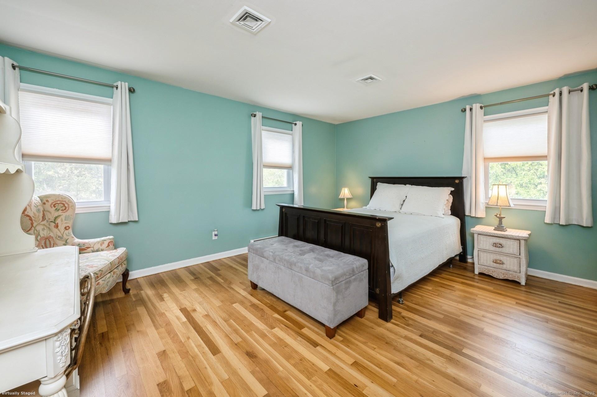 35 Hampton, Stamford, Connecticut 06903