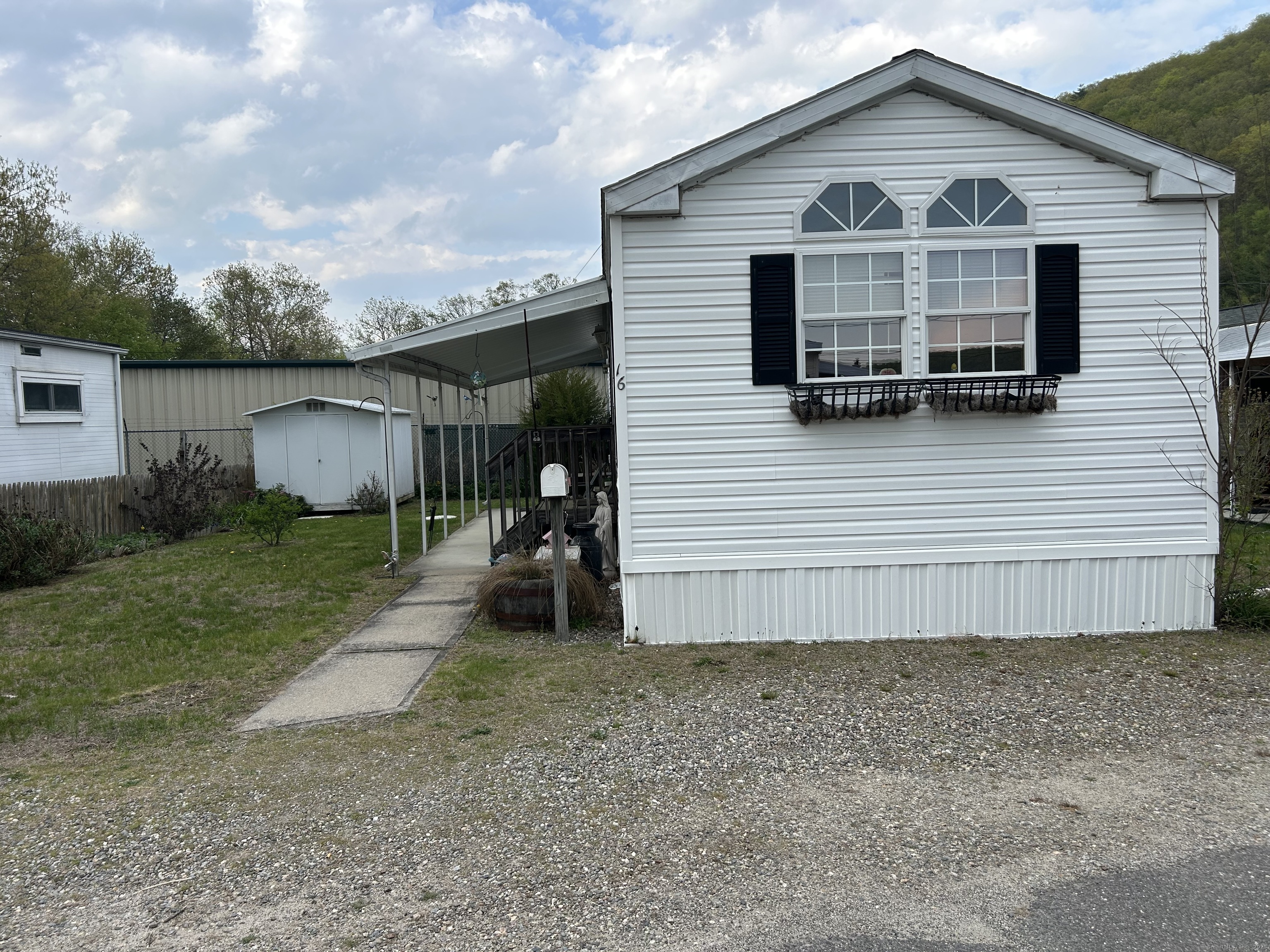 16 New, Beacon Falls, Connecticut 06403
