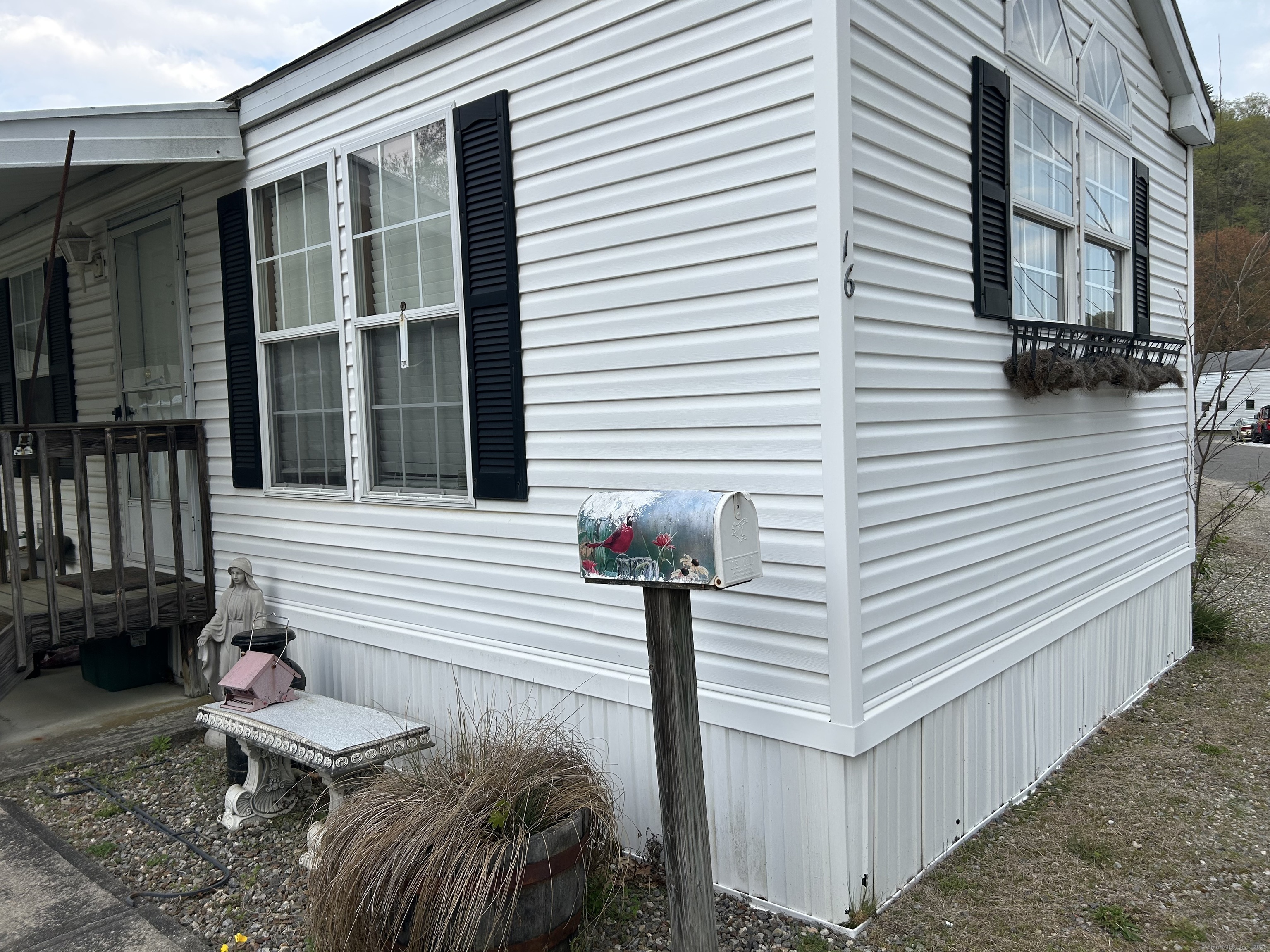 16 New, Beacon Falls, Connecticut 06403
