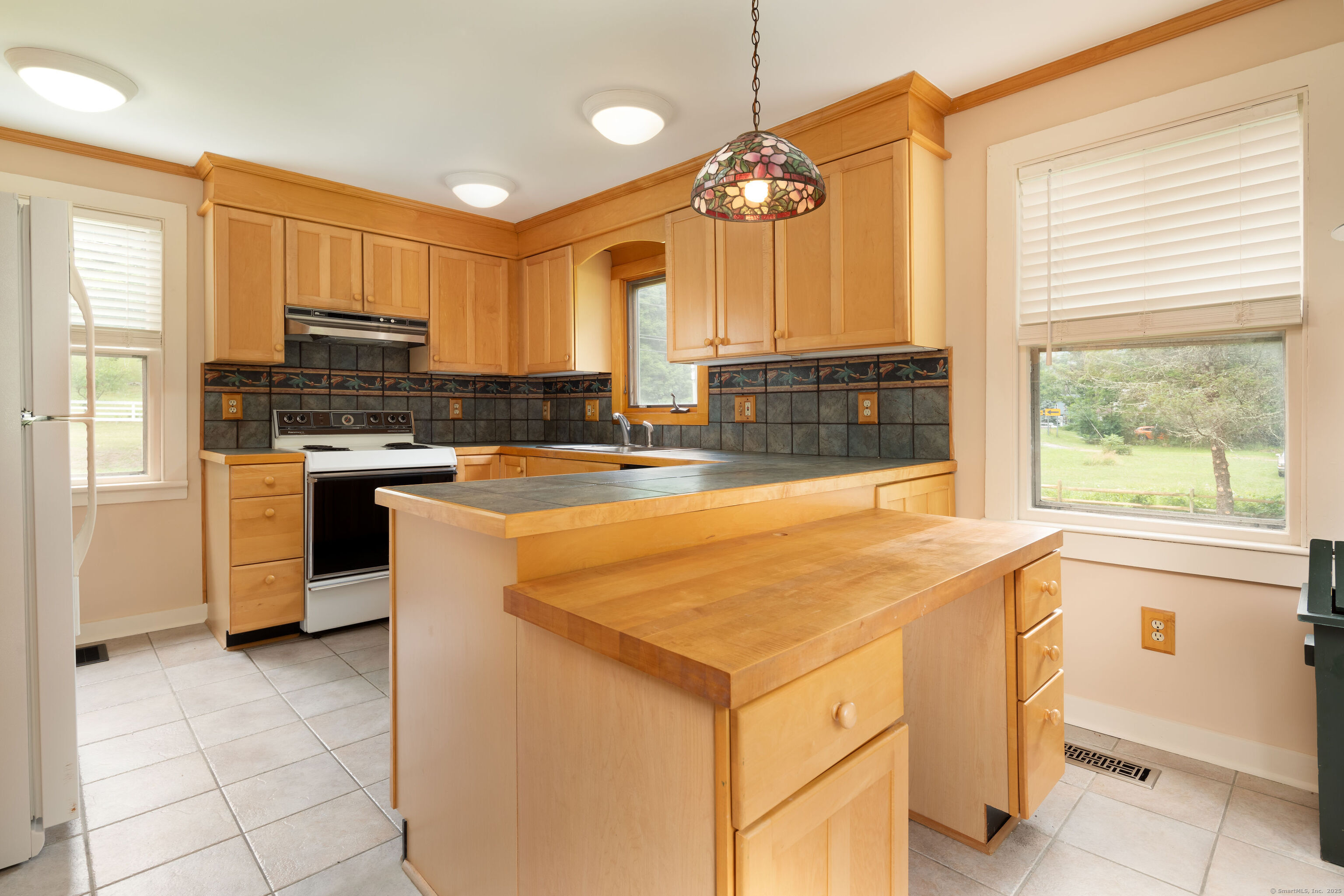 16 Route 63, Canaan, Connecticut 06031