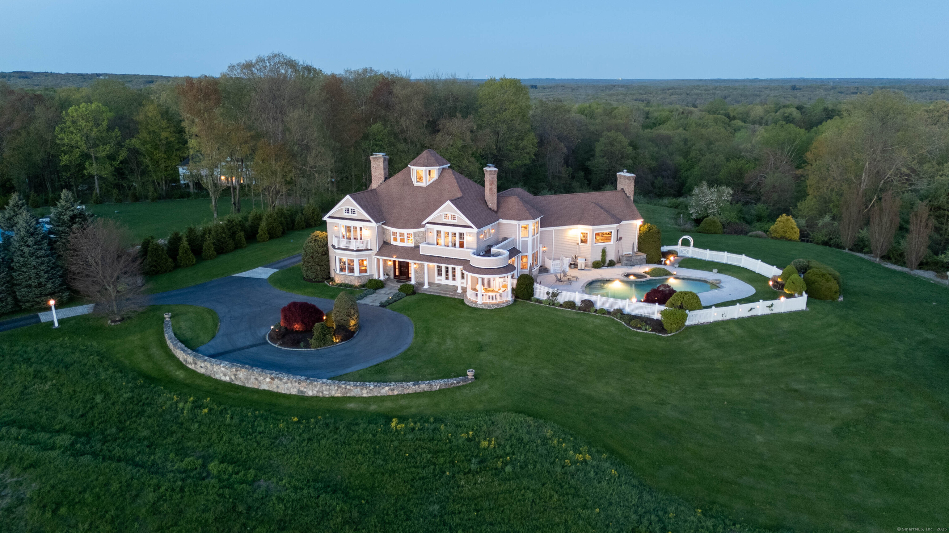 7 Long Meadow, Redding, Connecticut 06896