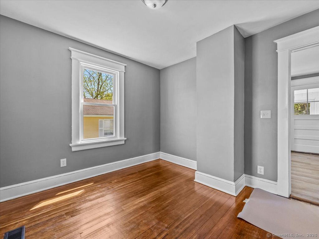 34 Peach, Waterbury, Connecticut 06708