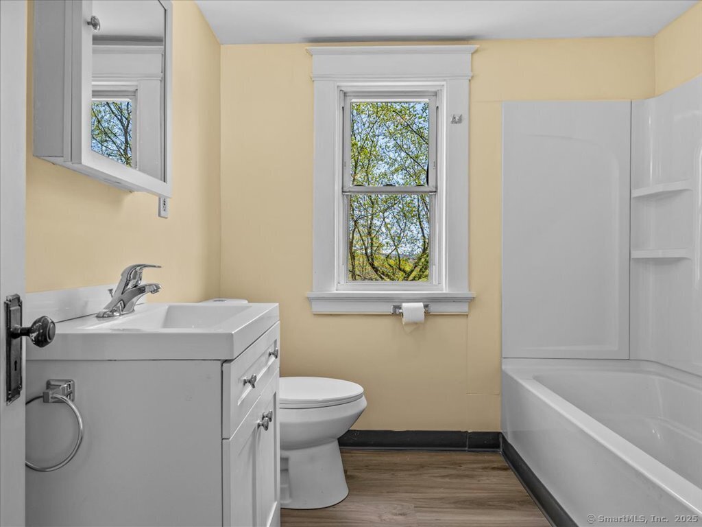 34 Peach, Waterbury, Connecticut 06708