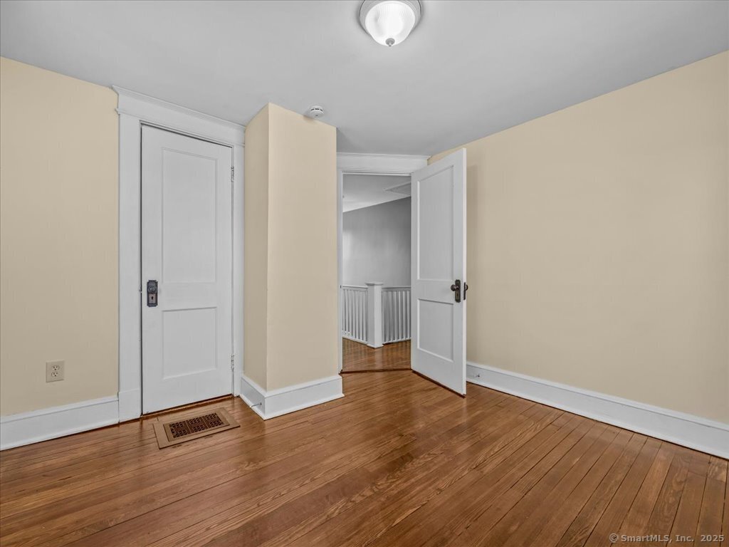 34 Peach, Waterbury, Connecticut 06708