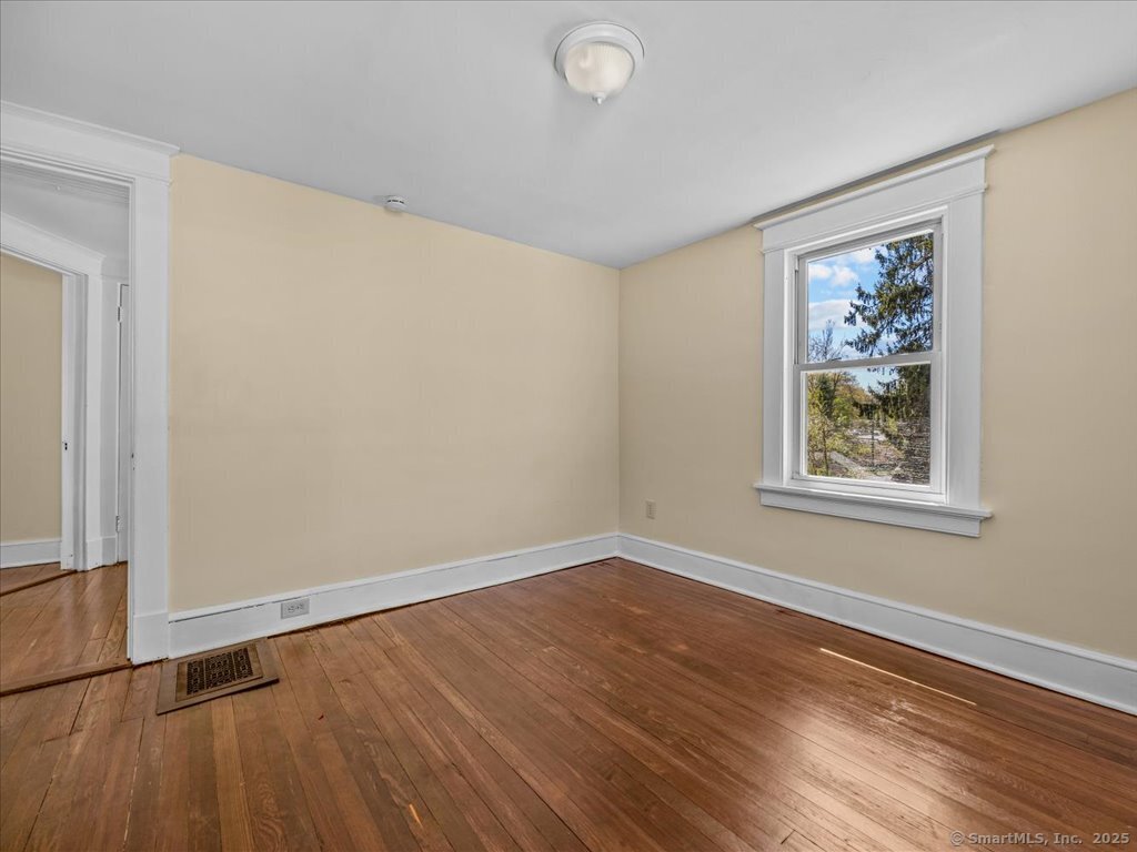 34 Peach, Waterbury, Connecticut 06708