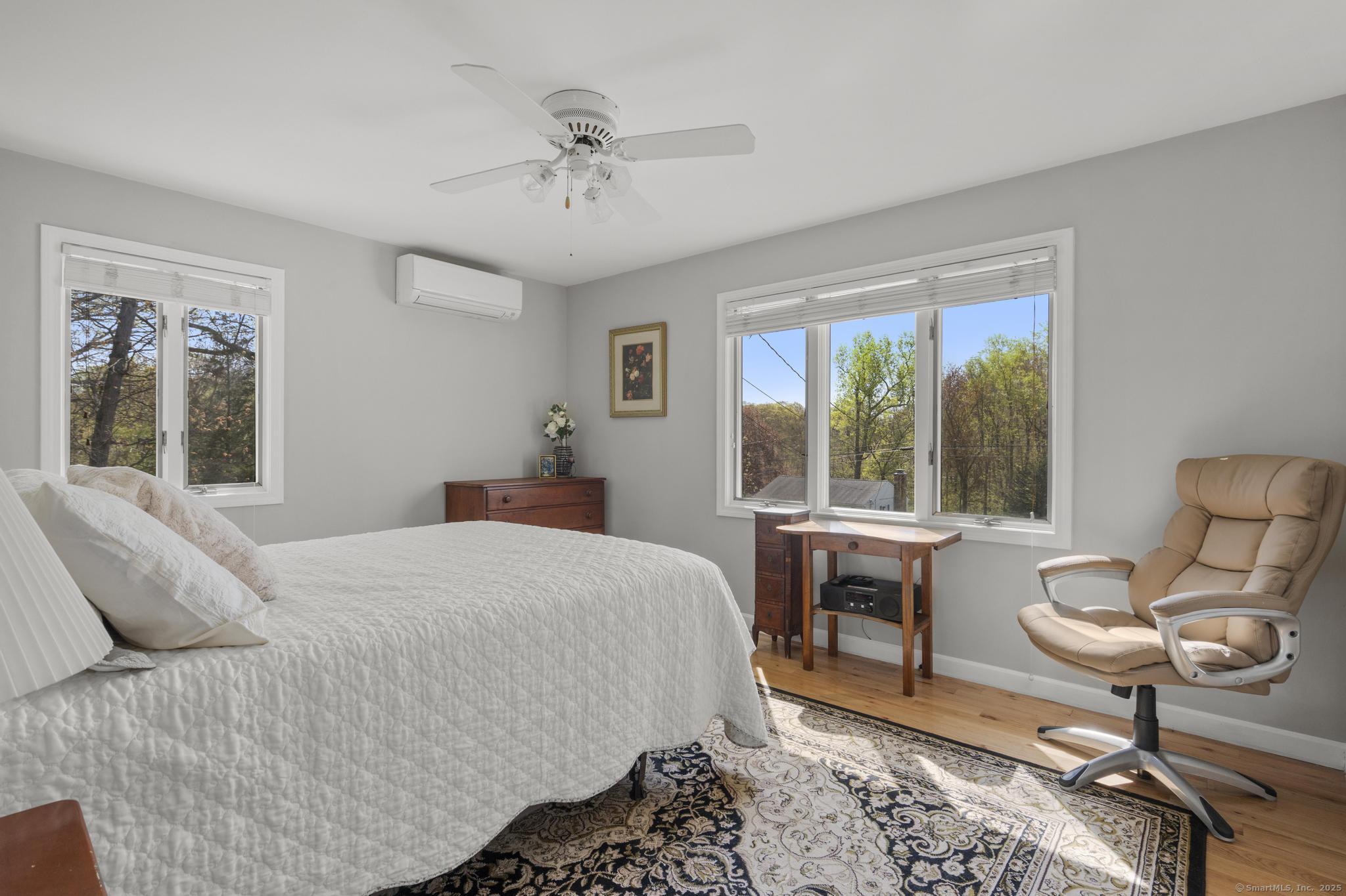 87 Knollwood, Branford, Connecticut 06405