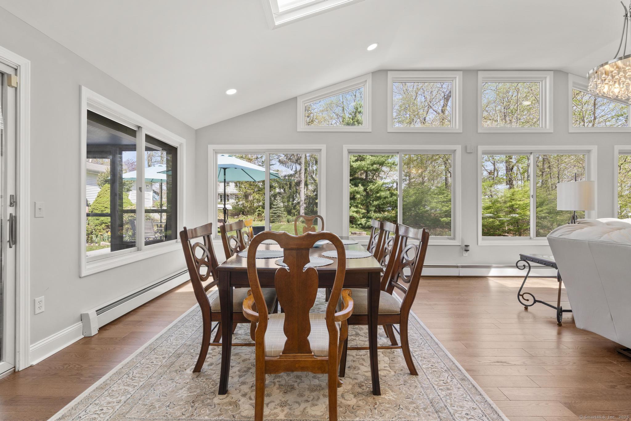 87 Knollwood, Branford, Connecticut 06405