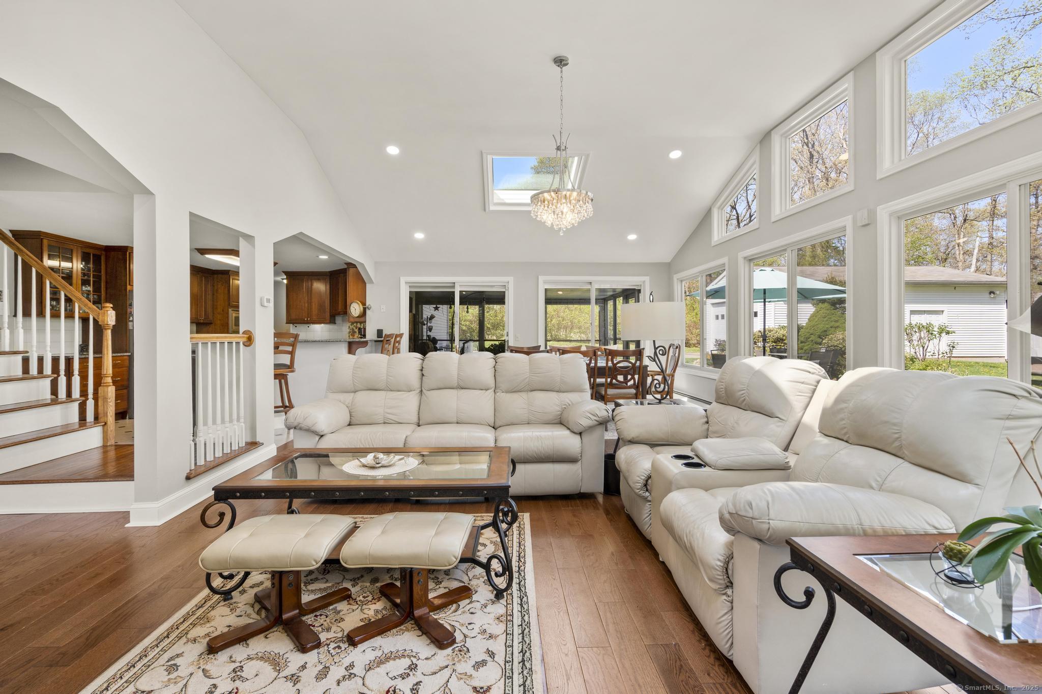 87 Knollwood, Branford, Connecticut 06405