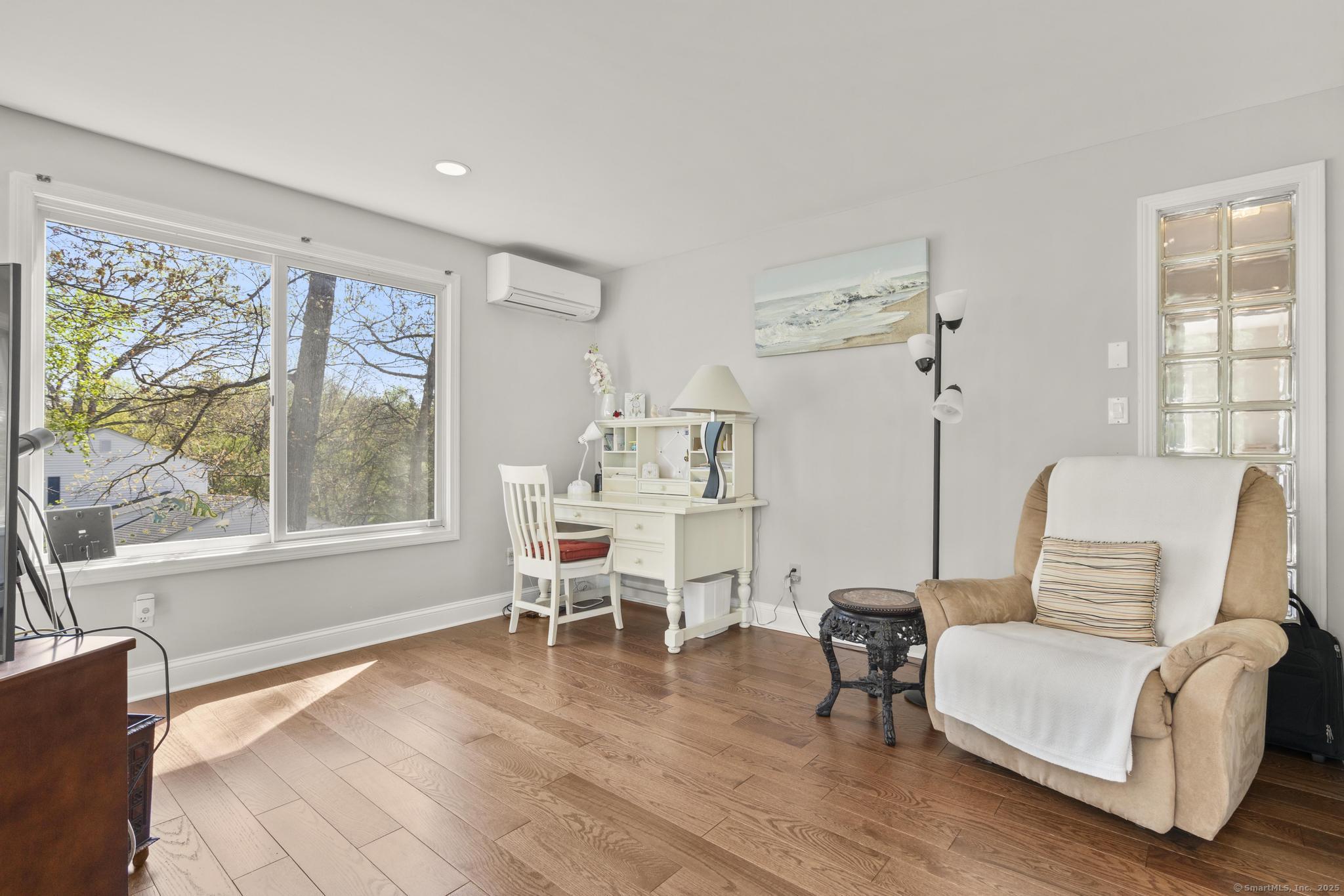 87 Knollwood, Branford, Connecticut 06405