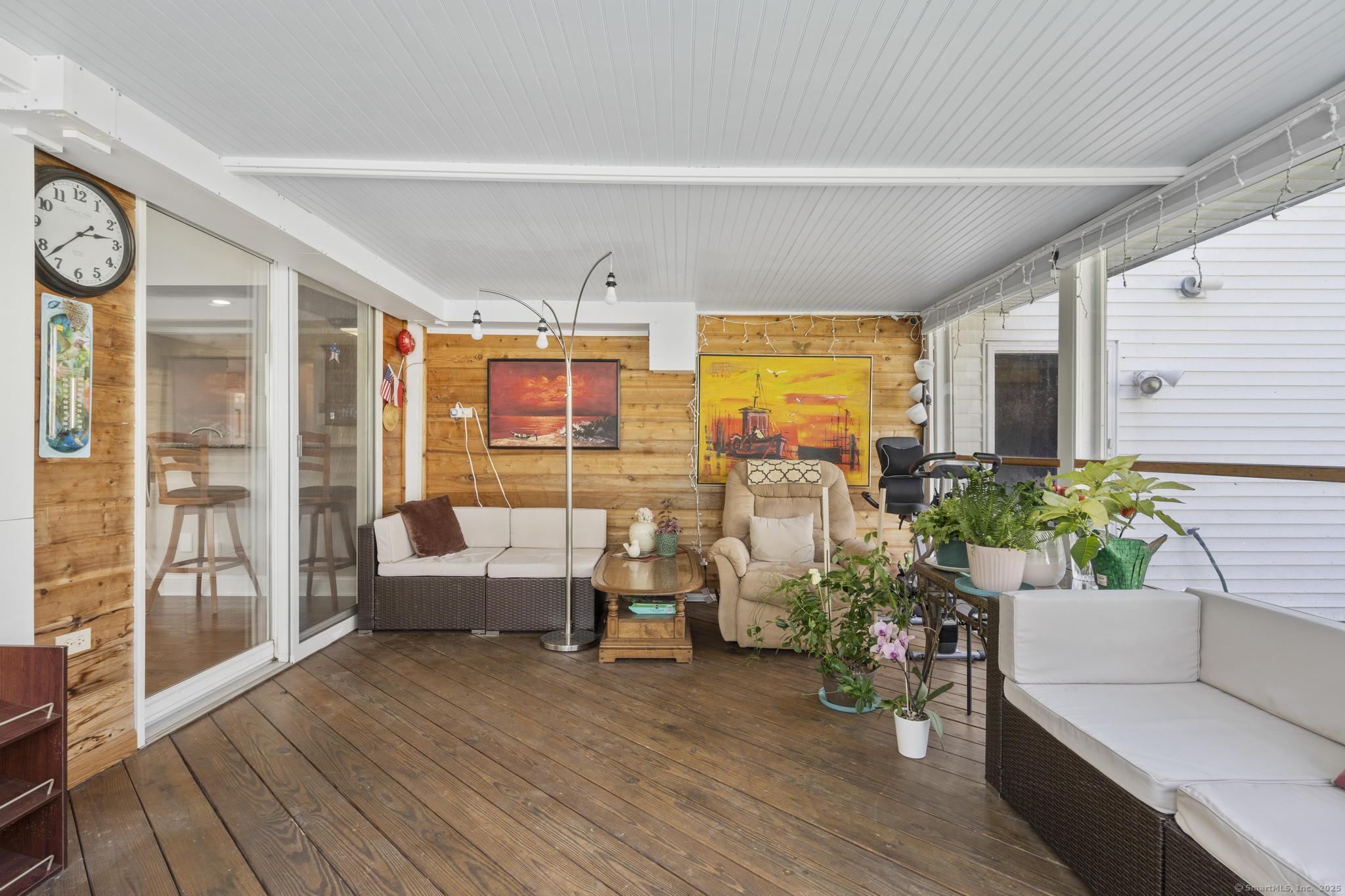 87 Knollwood, Branford, Connecticut 06405