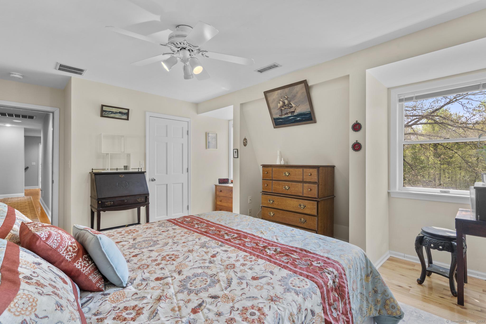 87 Knollwood, Branford, Connecticut 06405