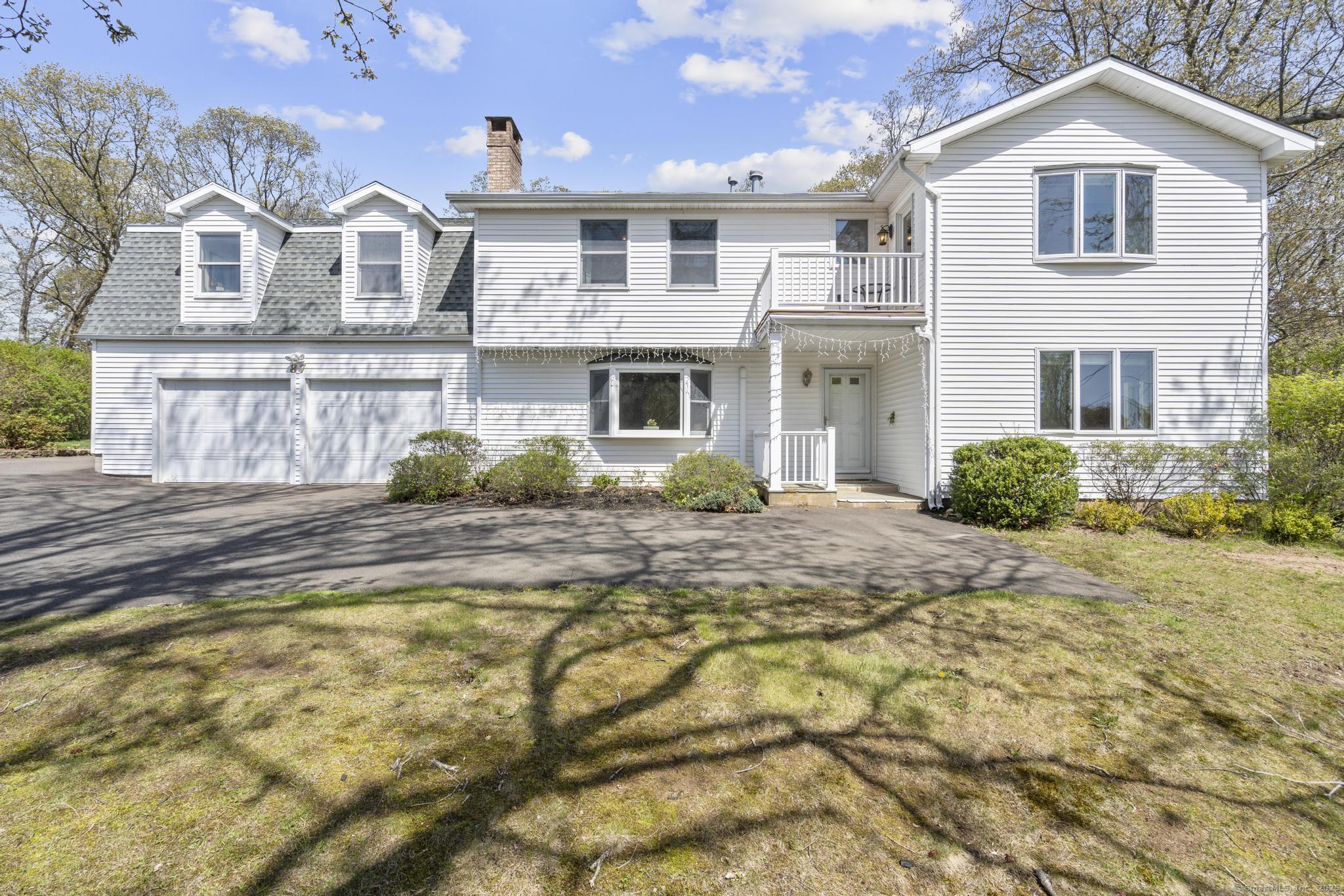 87 Knollwood, Branford, Connecticut 06405
