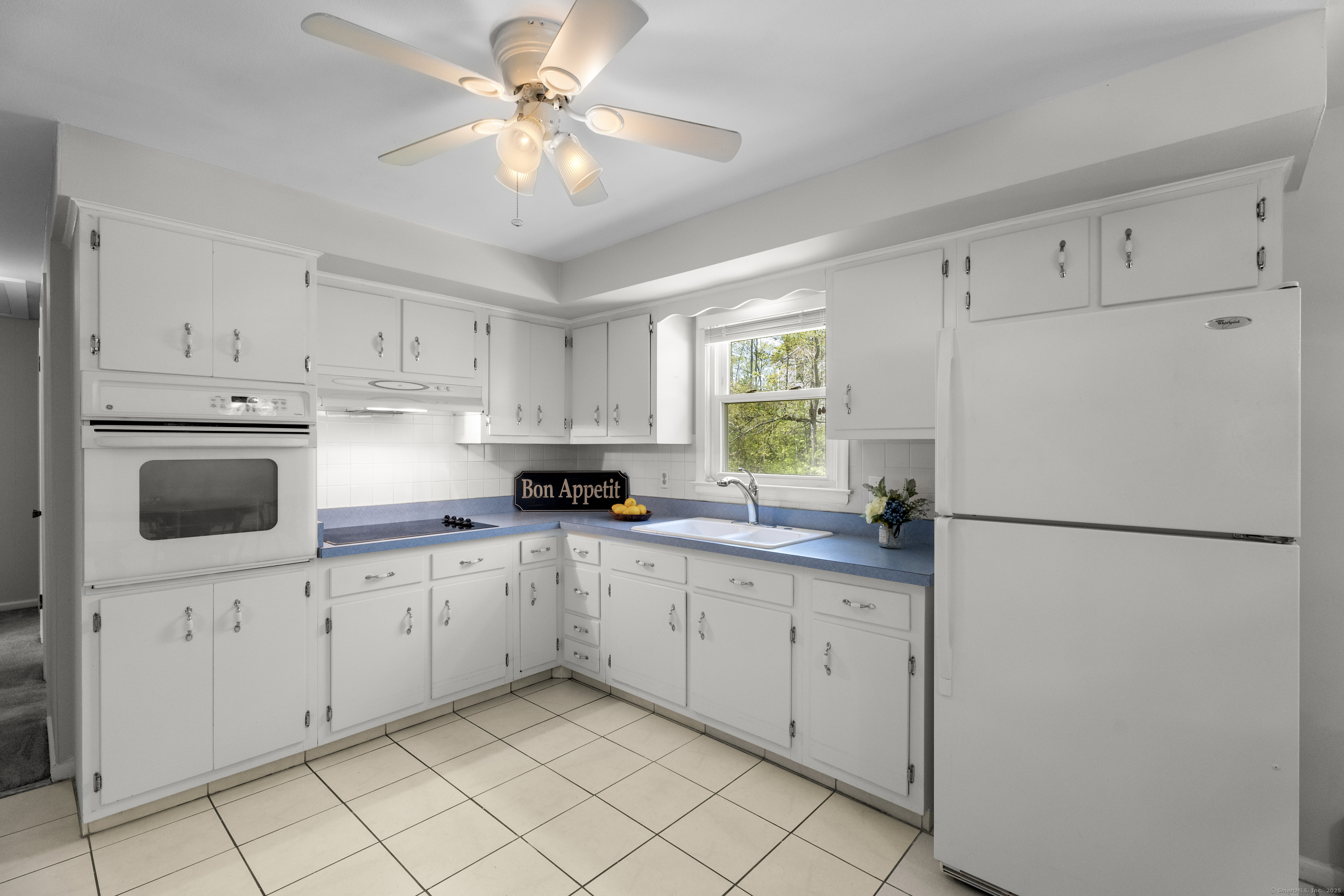 75 Summit, North Branford, Connecticut 06471