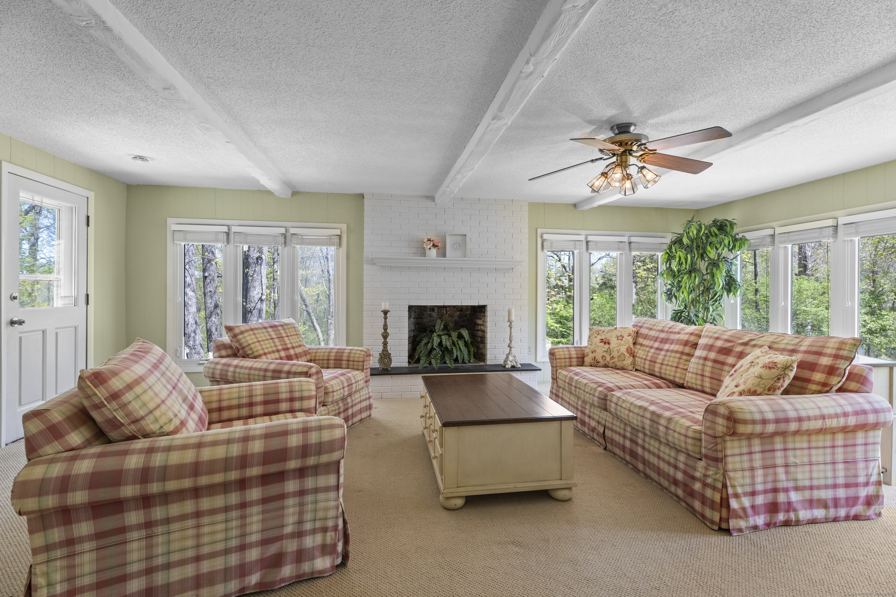 75 Summit, North Branford, Connecticut 06471
