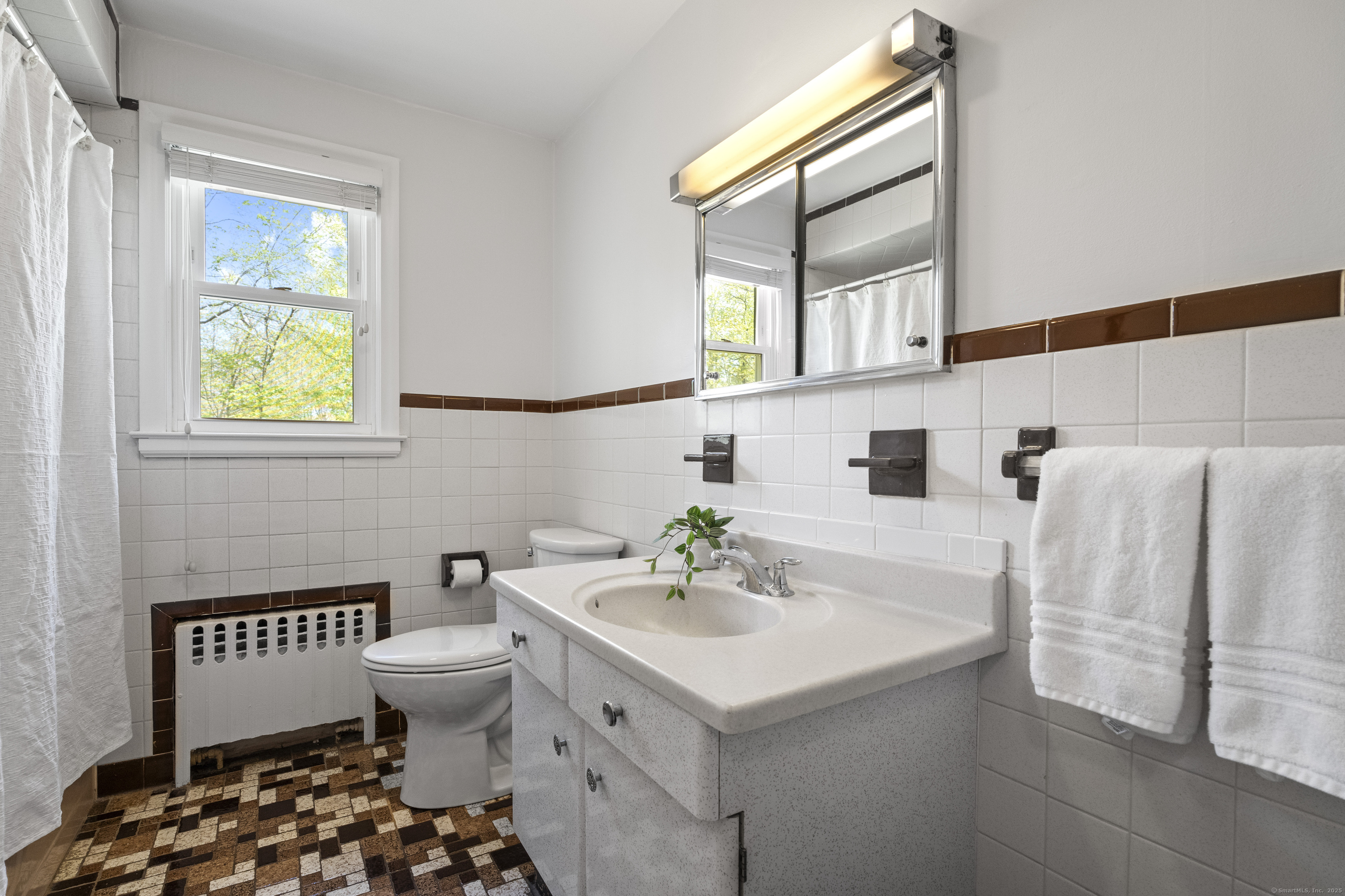 75 Summit, North Branford, Connecticut 06471