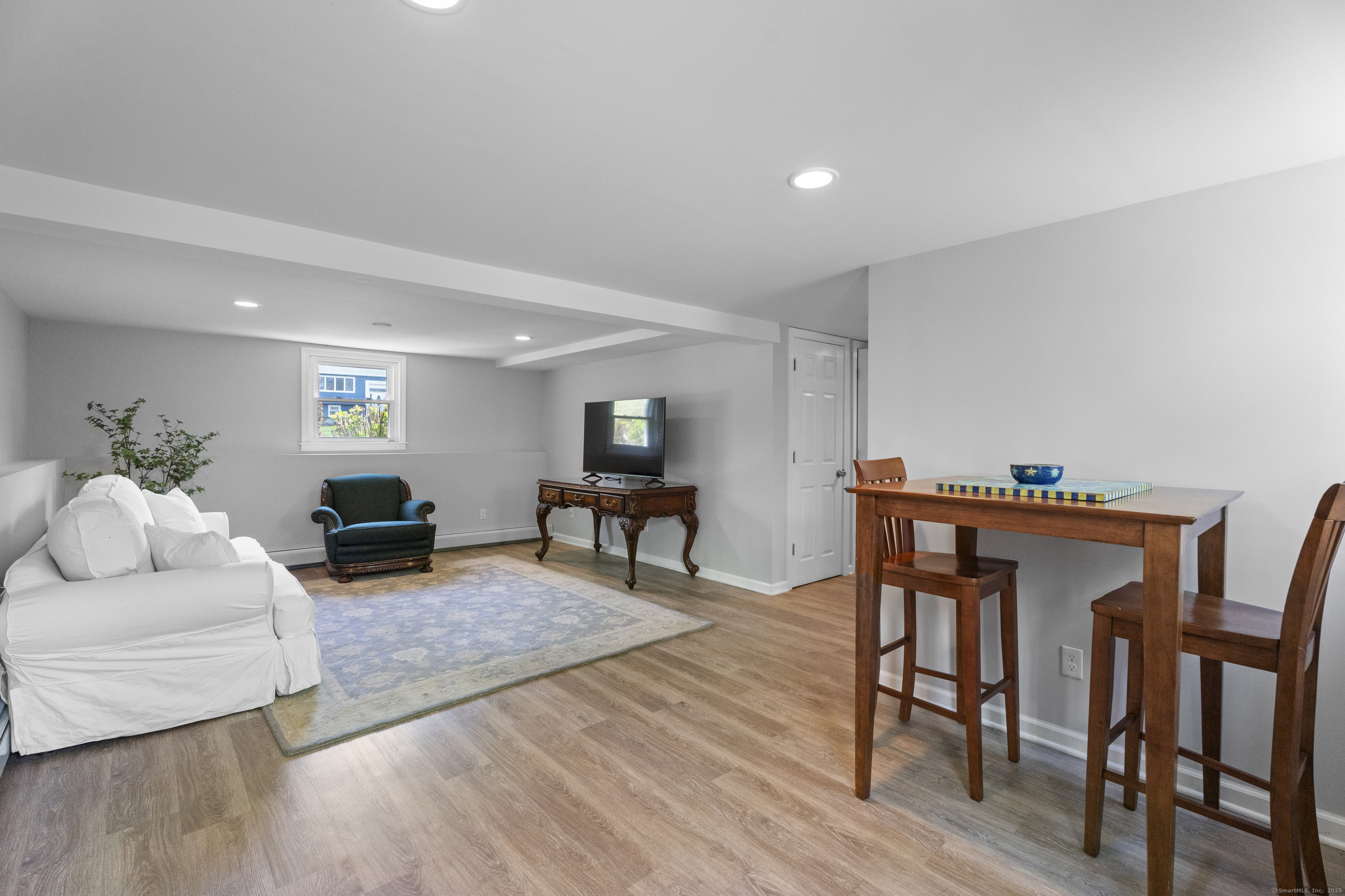 75 Summit, North Branford, Connecticut 06471