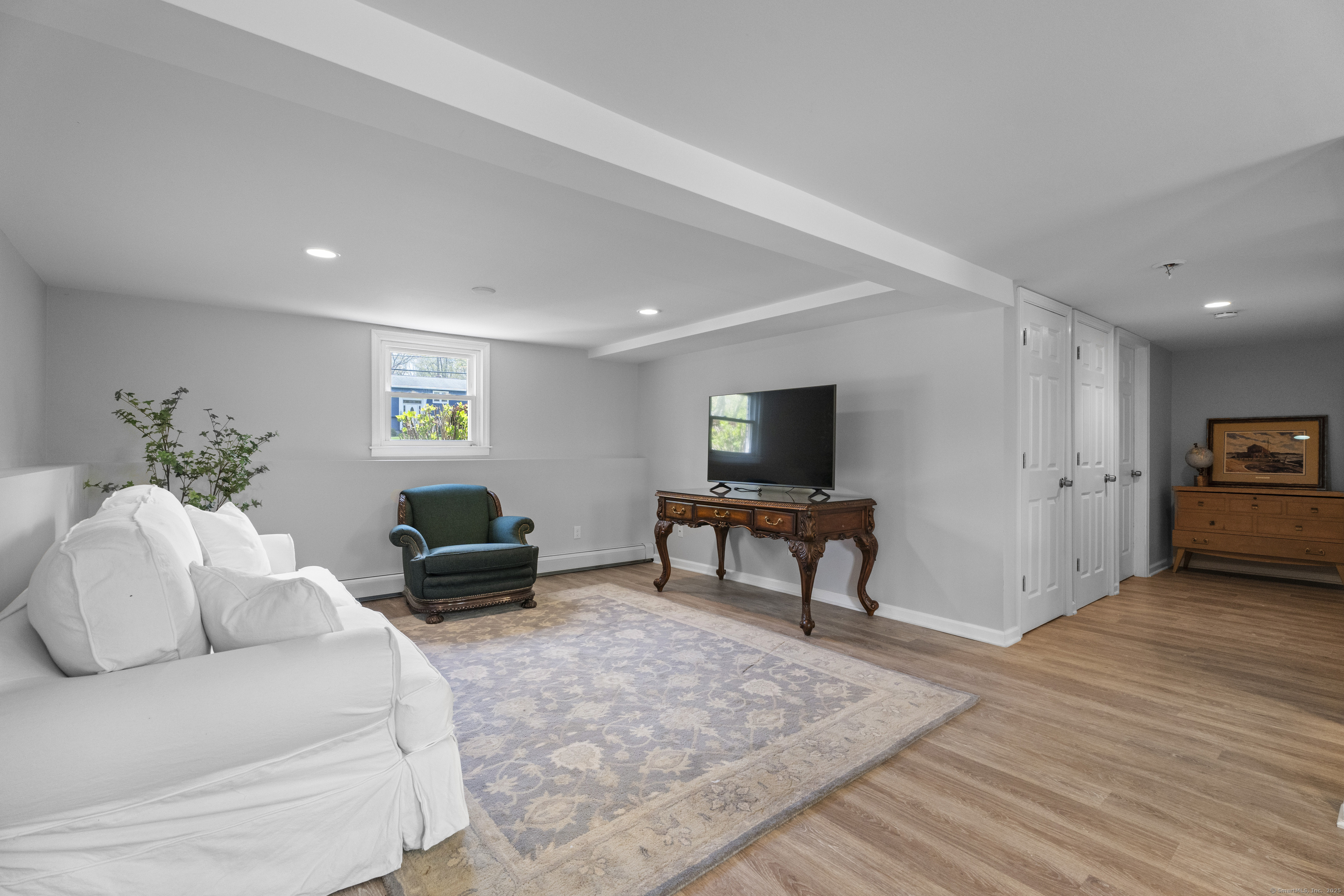 75 Summit, North Branford, Connecticut 06471