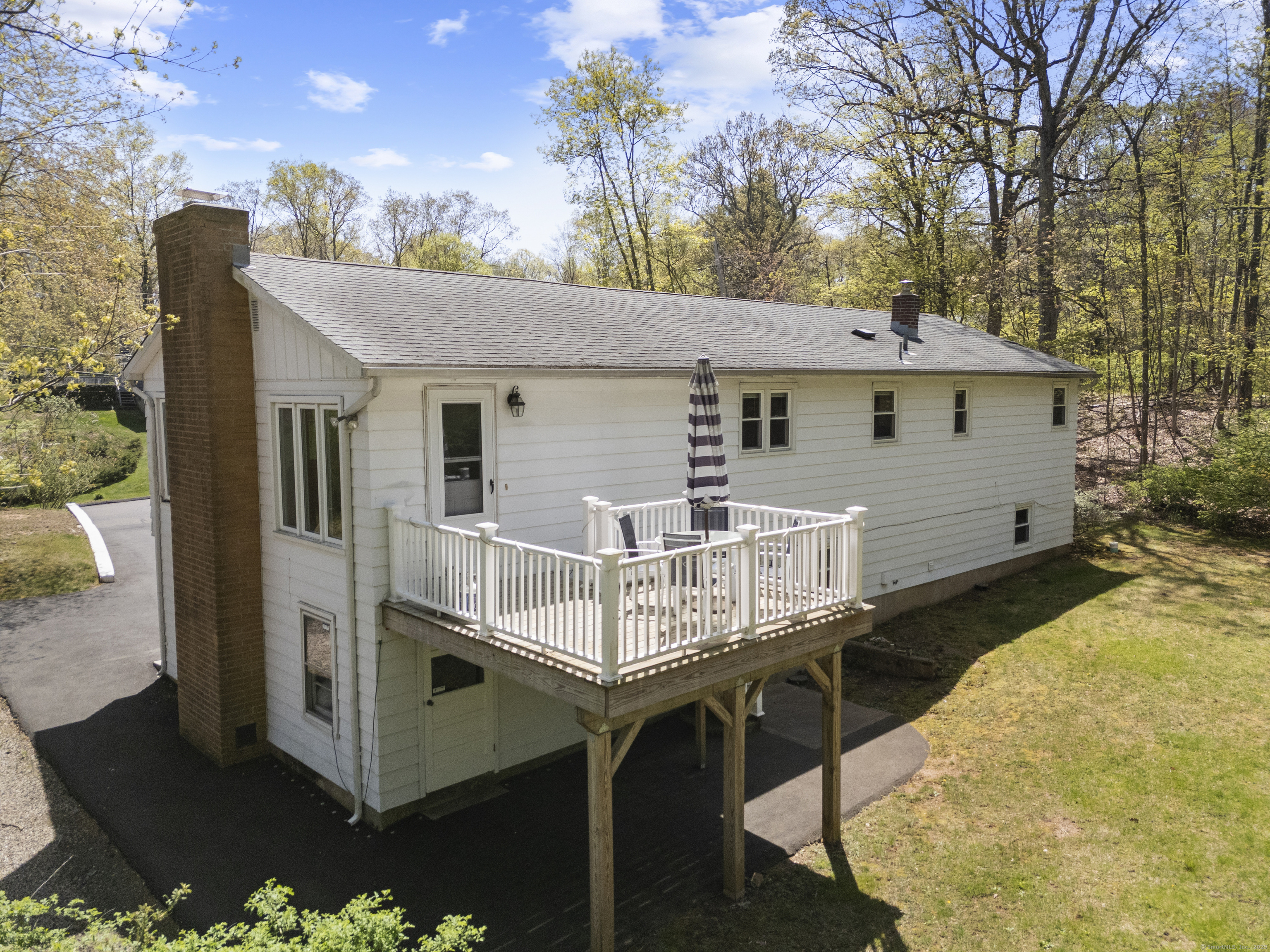 75 Summit, North Branford, Connecticut 06471