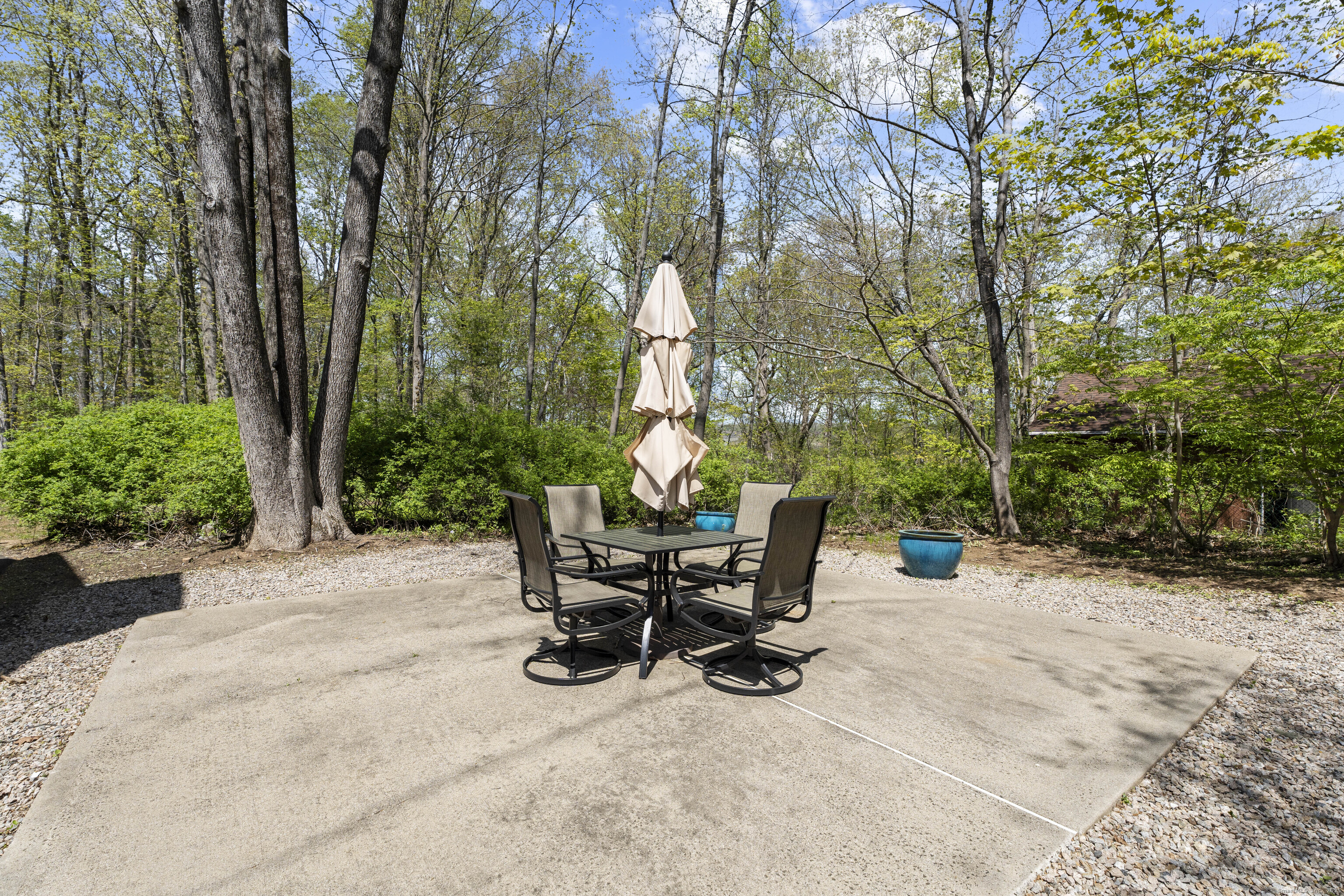 75 Summit, North Branford, Connecticut 06471