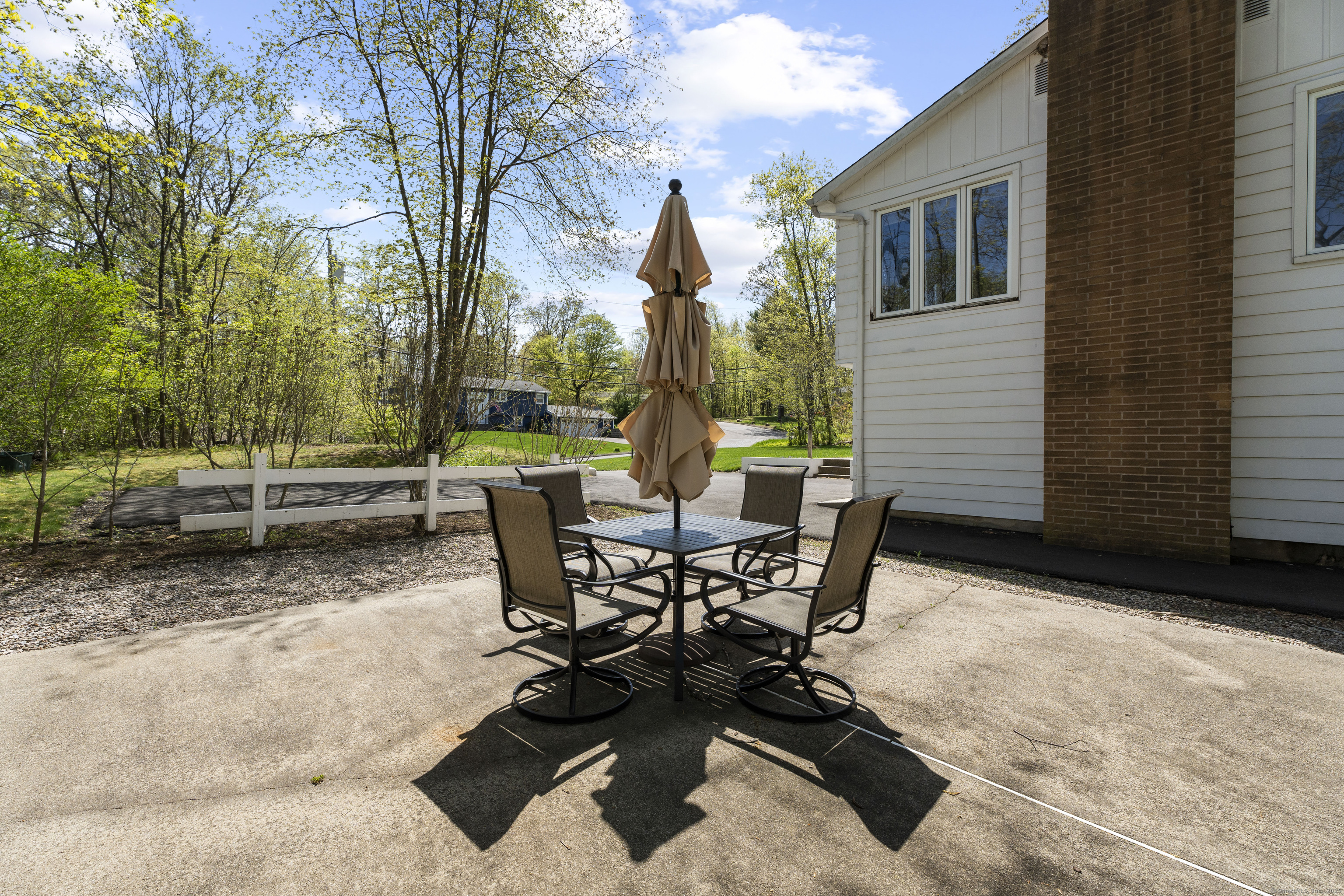 75 Summit, North Branford, Connecticut 06471