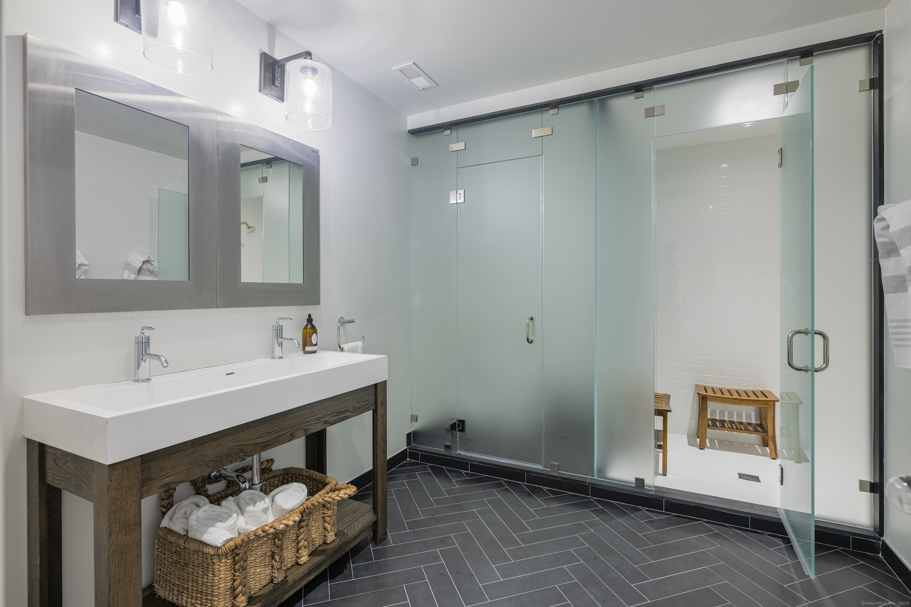 183 Hemlock Hill, New Canaan, Connecticut 06840