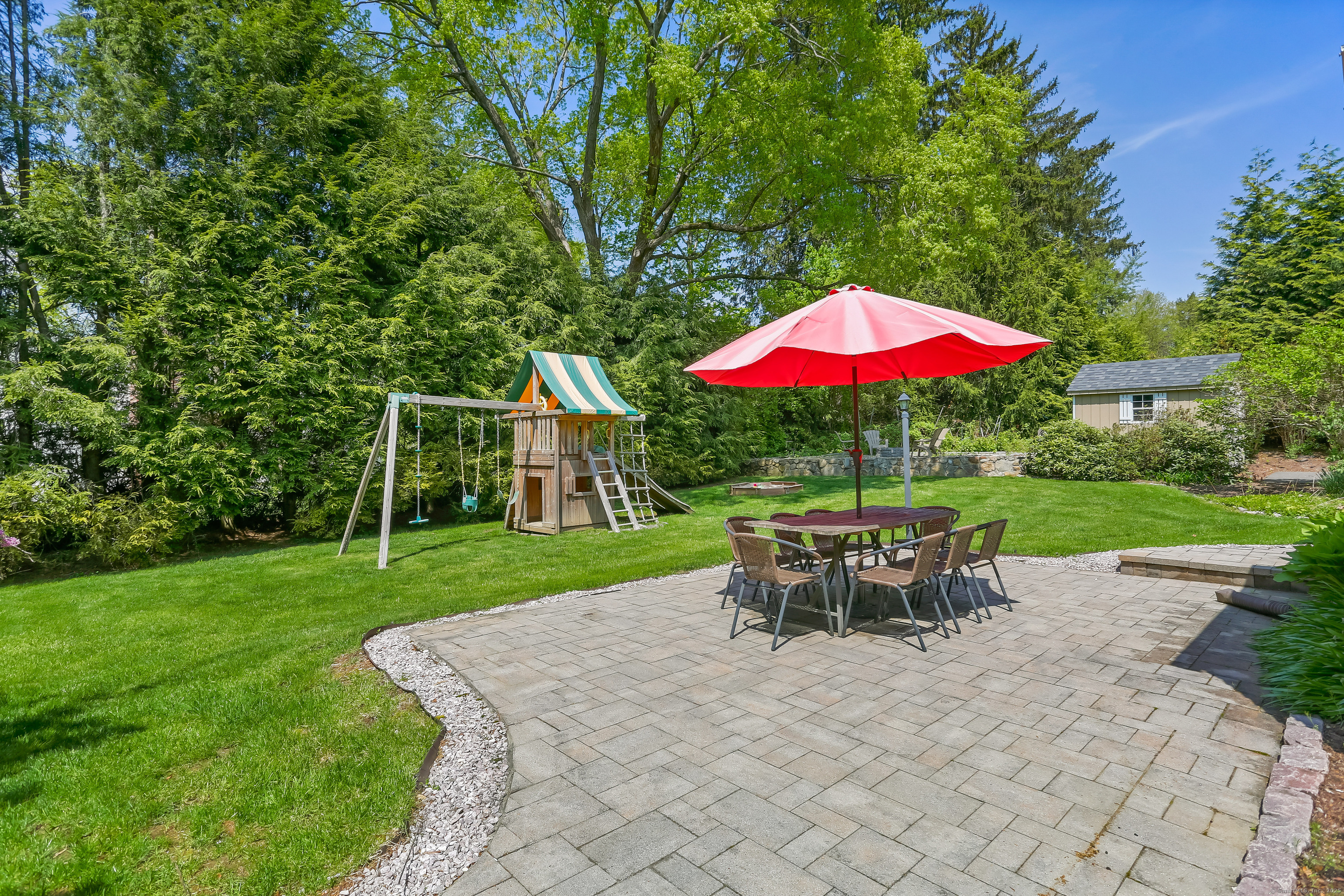 15 Old Orchard, Easton, Connecticut 06612