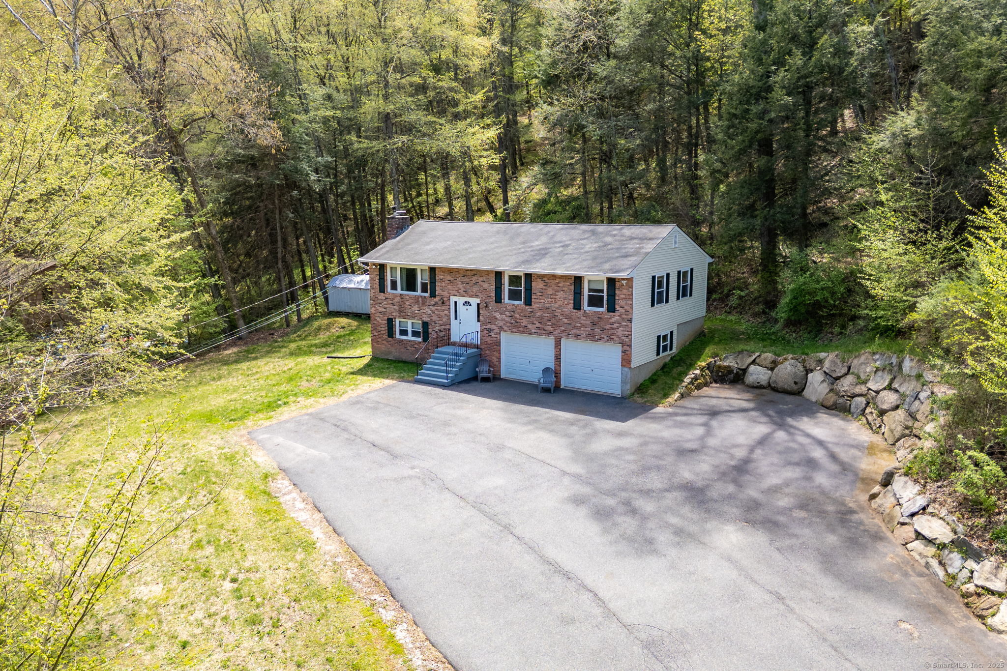 17 Cedar Hill, New Milford, Connecticut 06755