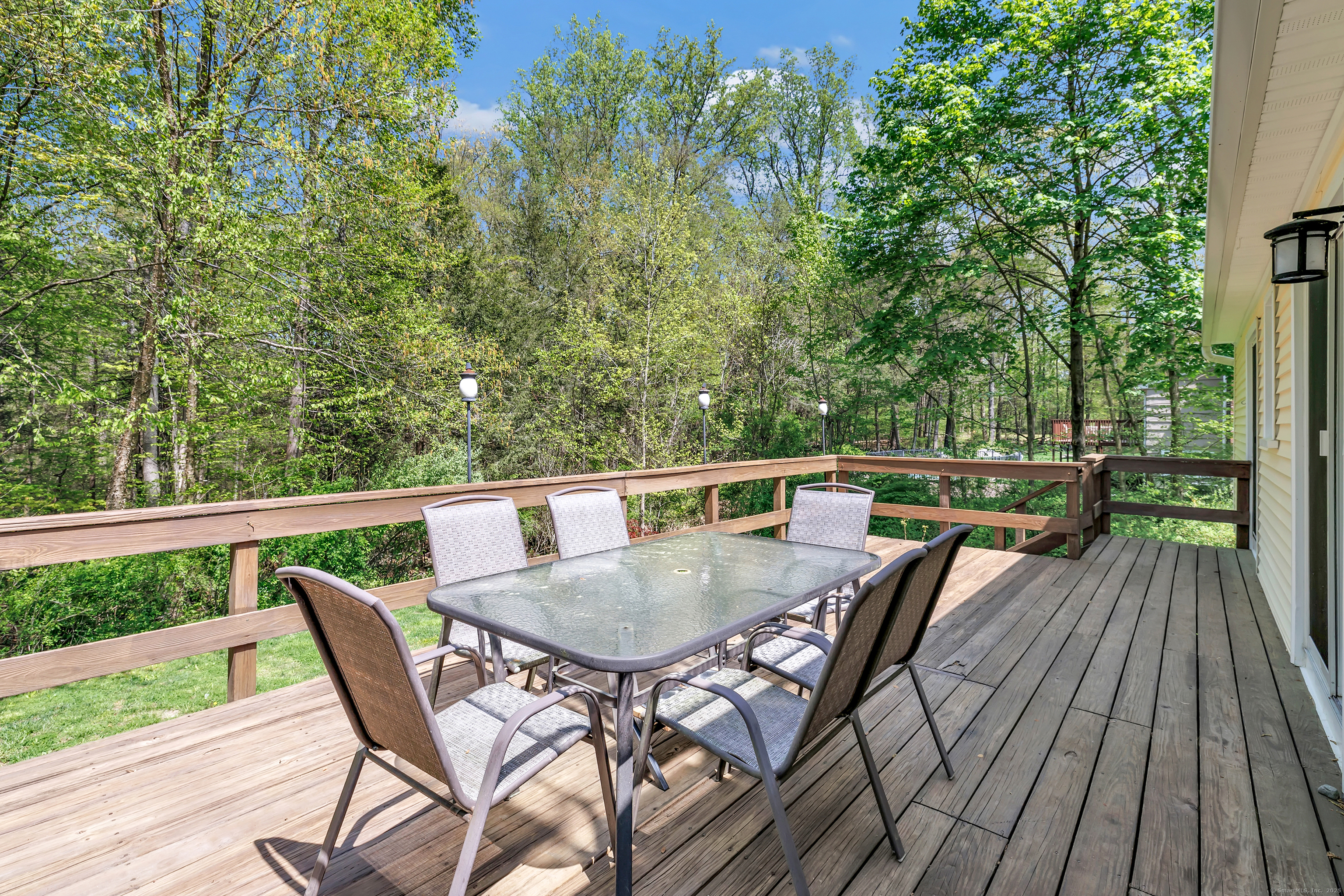 82 Village, Shelton, Connecticut 06484