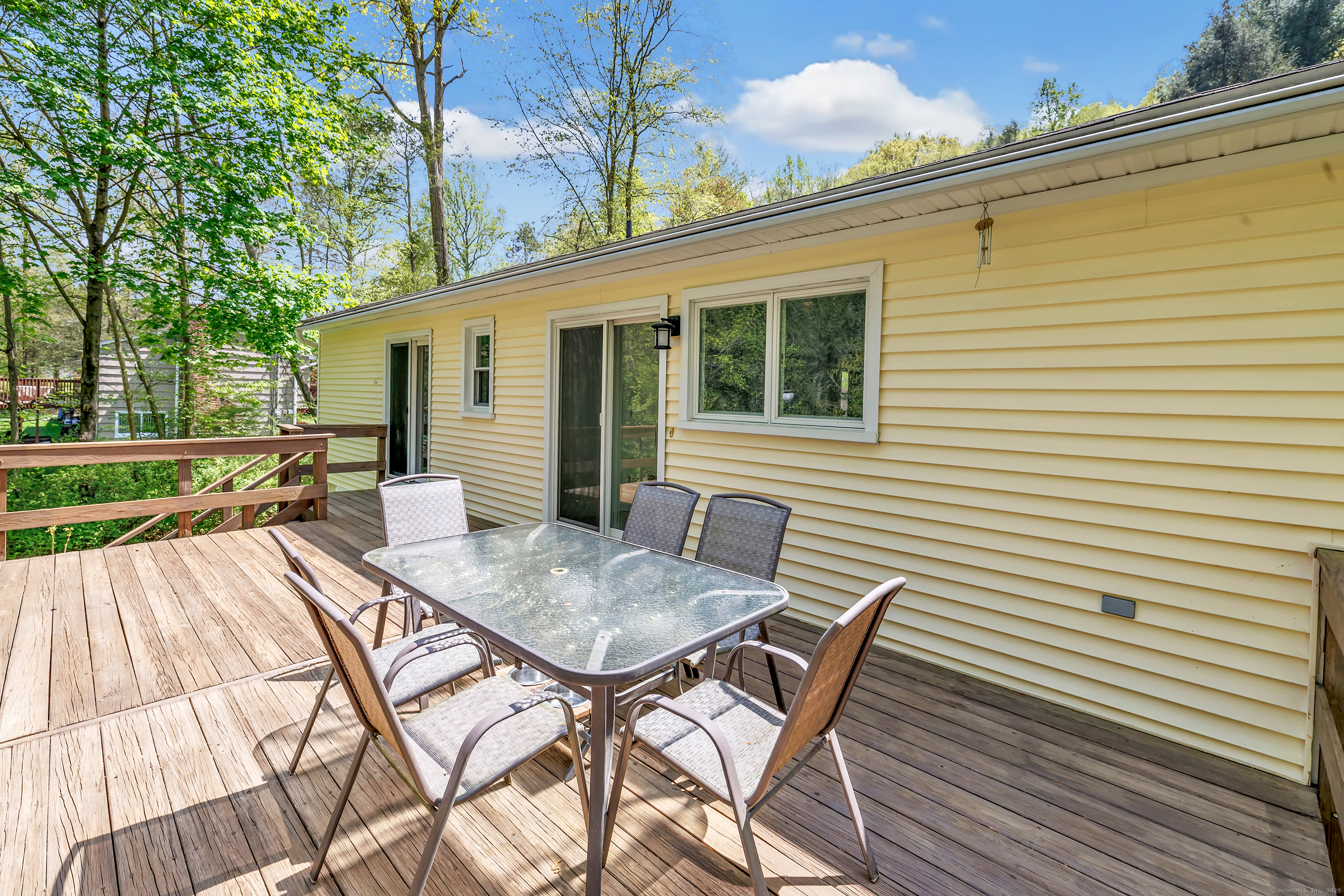 82 Village, Shelton, Connecticut 06484