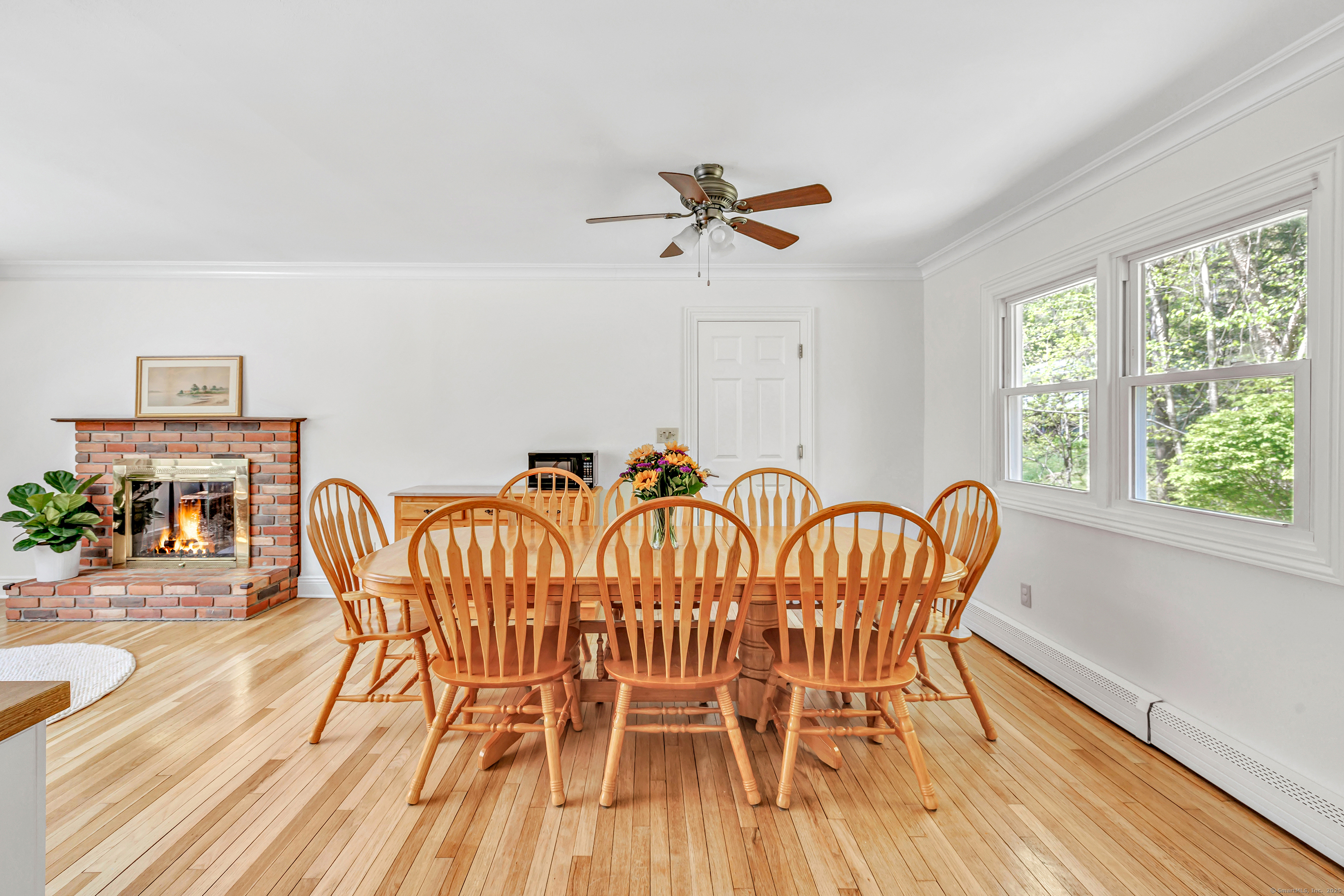 82 Village, Shelton, Connecticut 06484