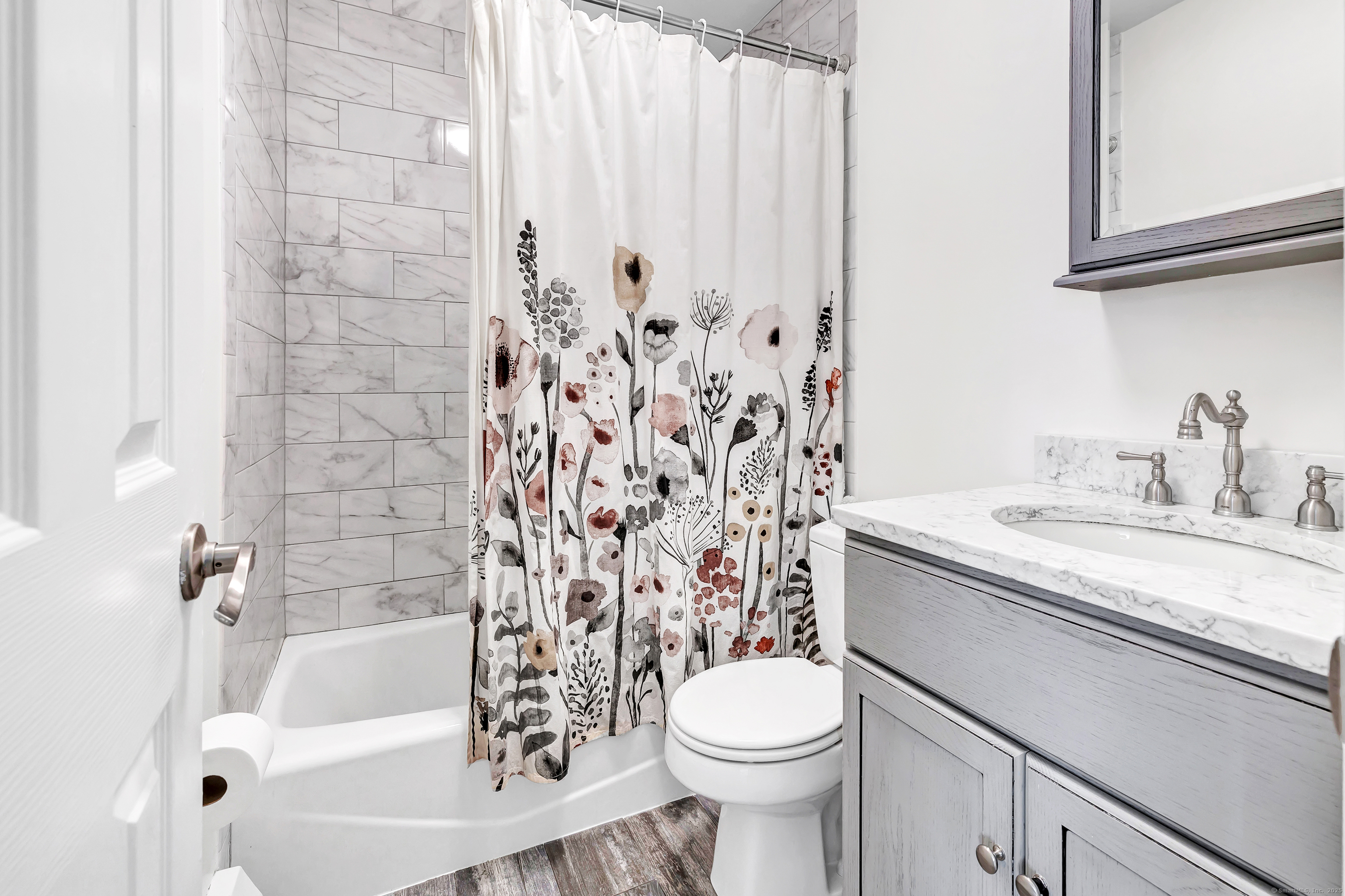 82 Village, Shelton, Connecticut 06484