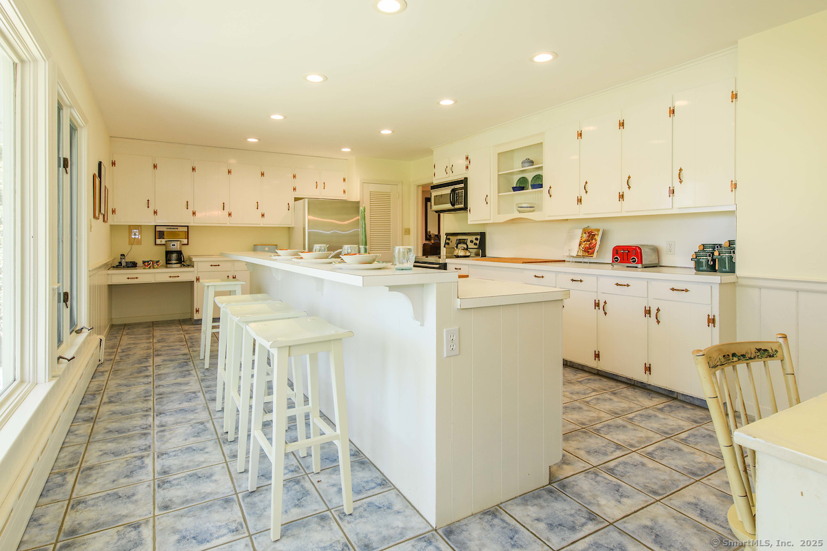21 South, Harwinton, Connecticut 06791
