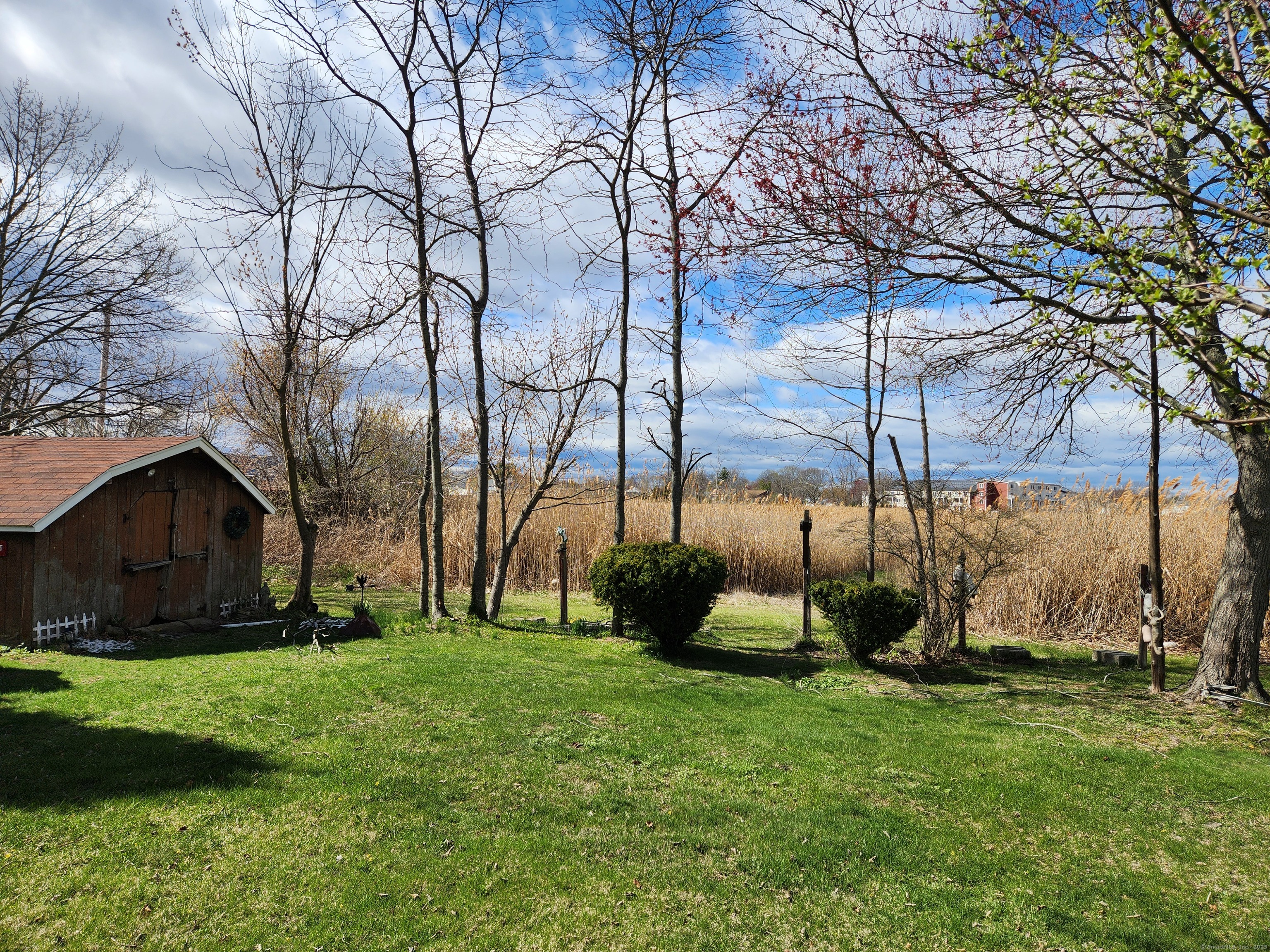 16 Vista, East Haven, Connecticut 06512