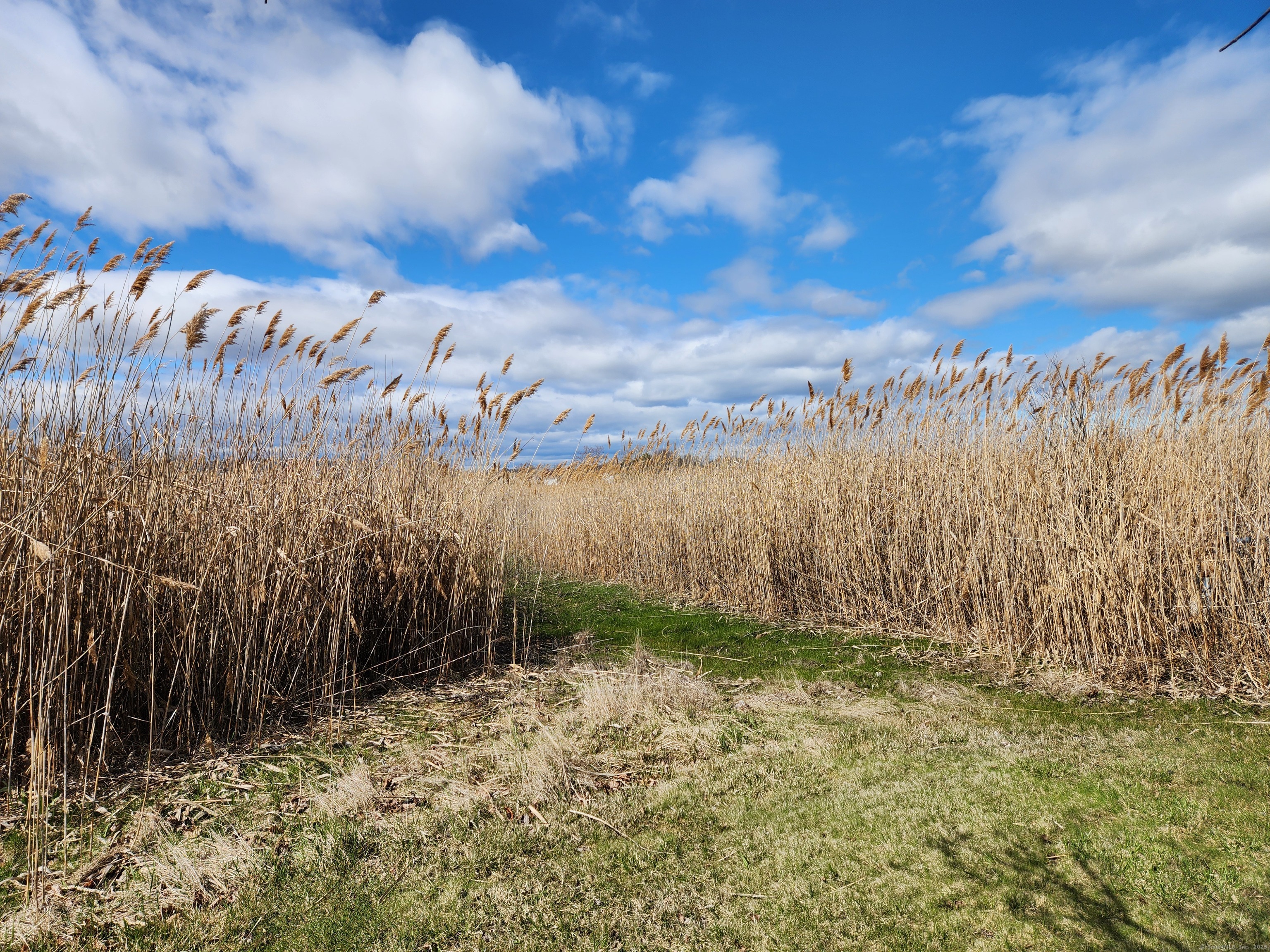 16 Vista, East Haven, Connecticut 06512
