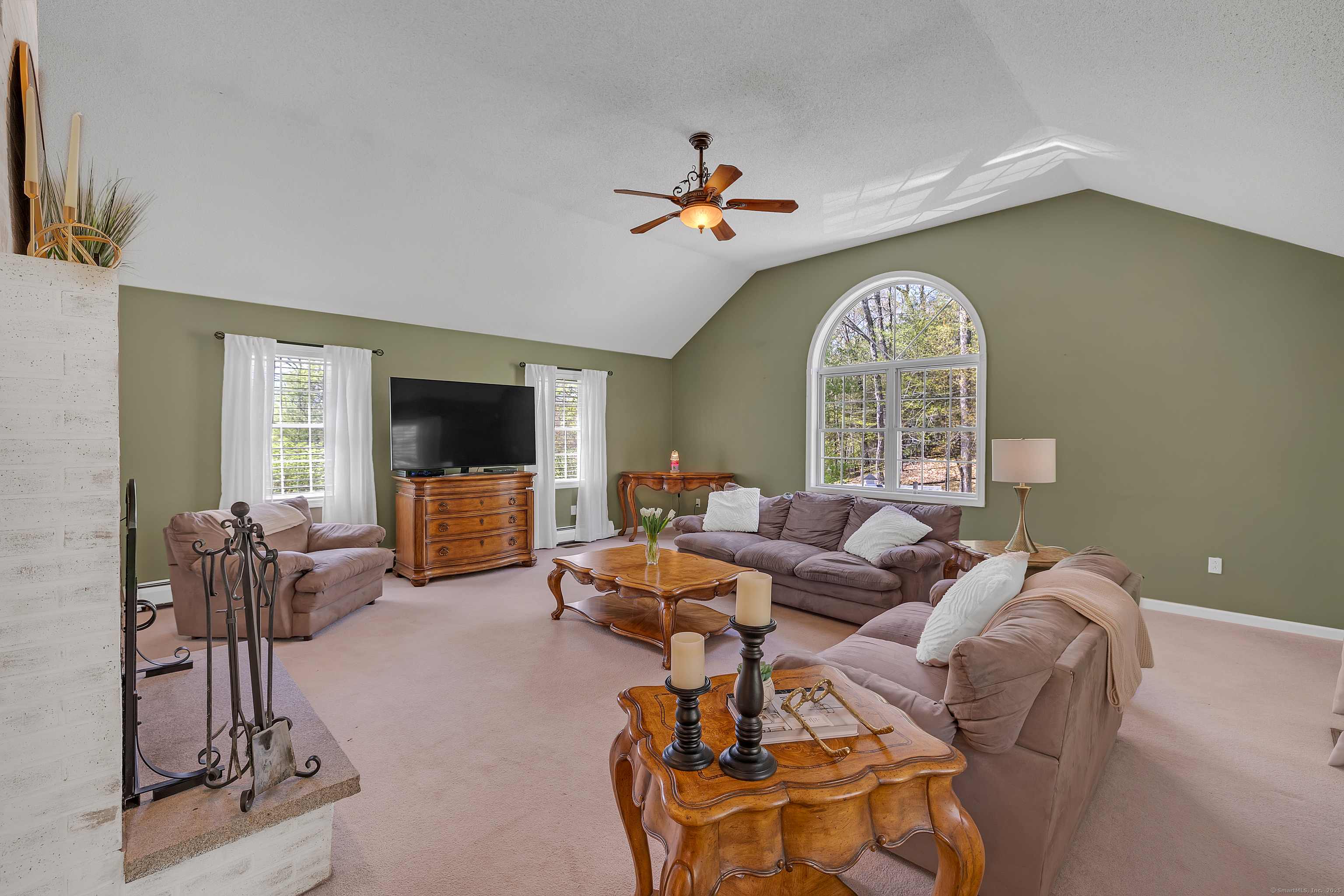 88 Mallory, Roxbury, Connecticut 06783