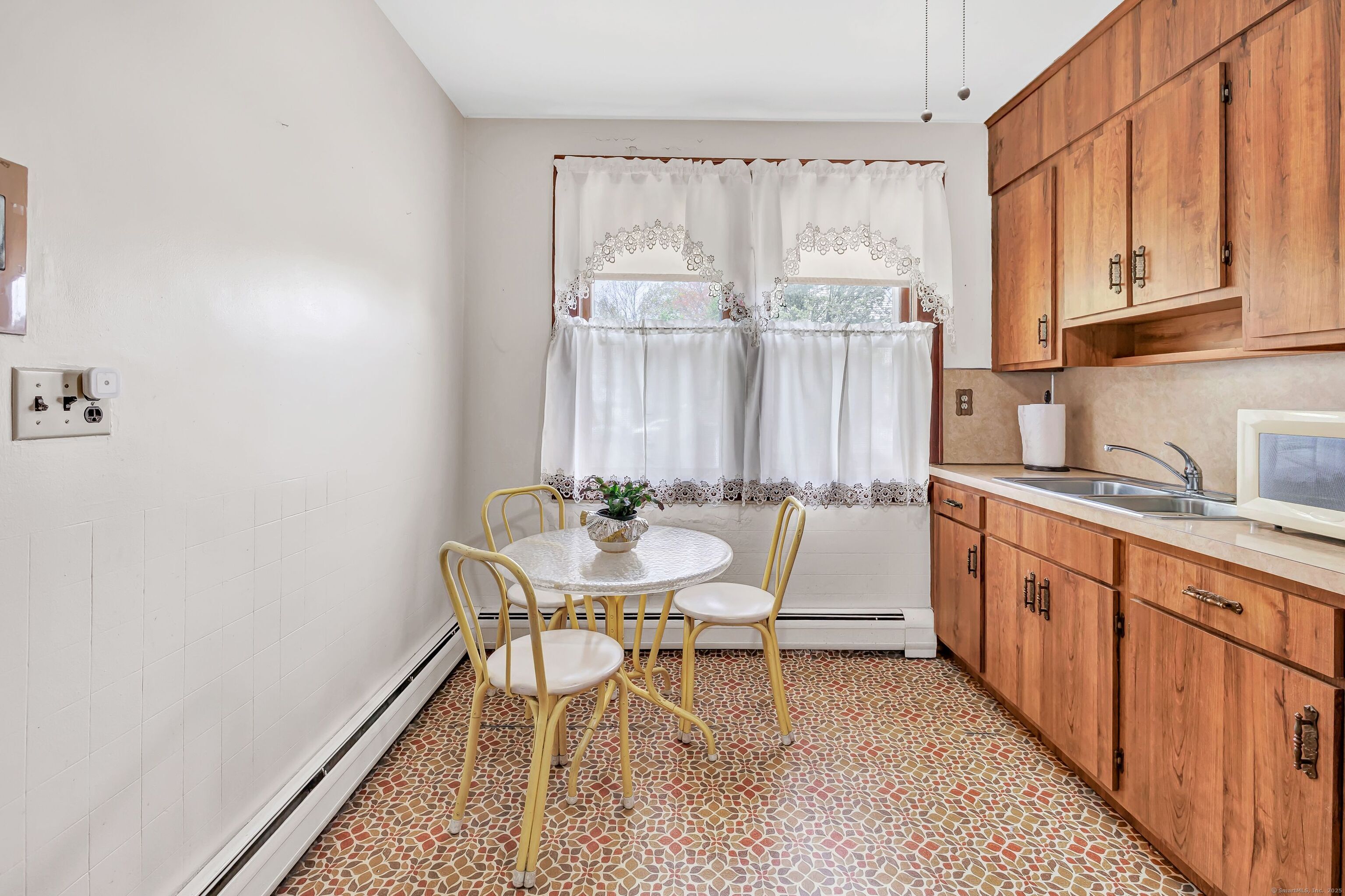 2803 Broadbridge, Stratford, Connecticut 06614