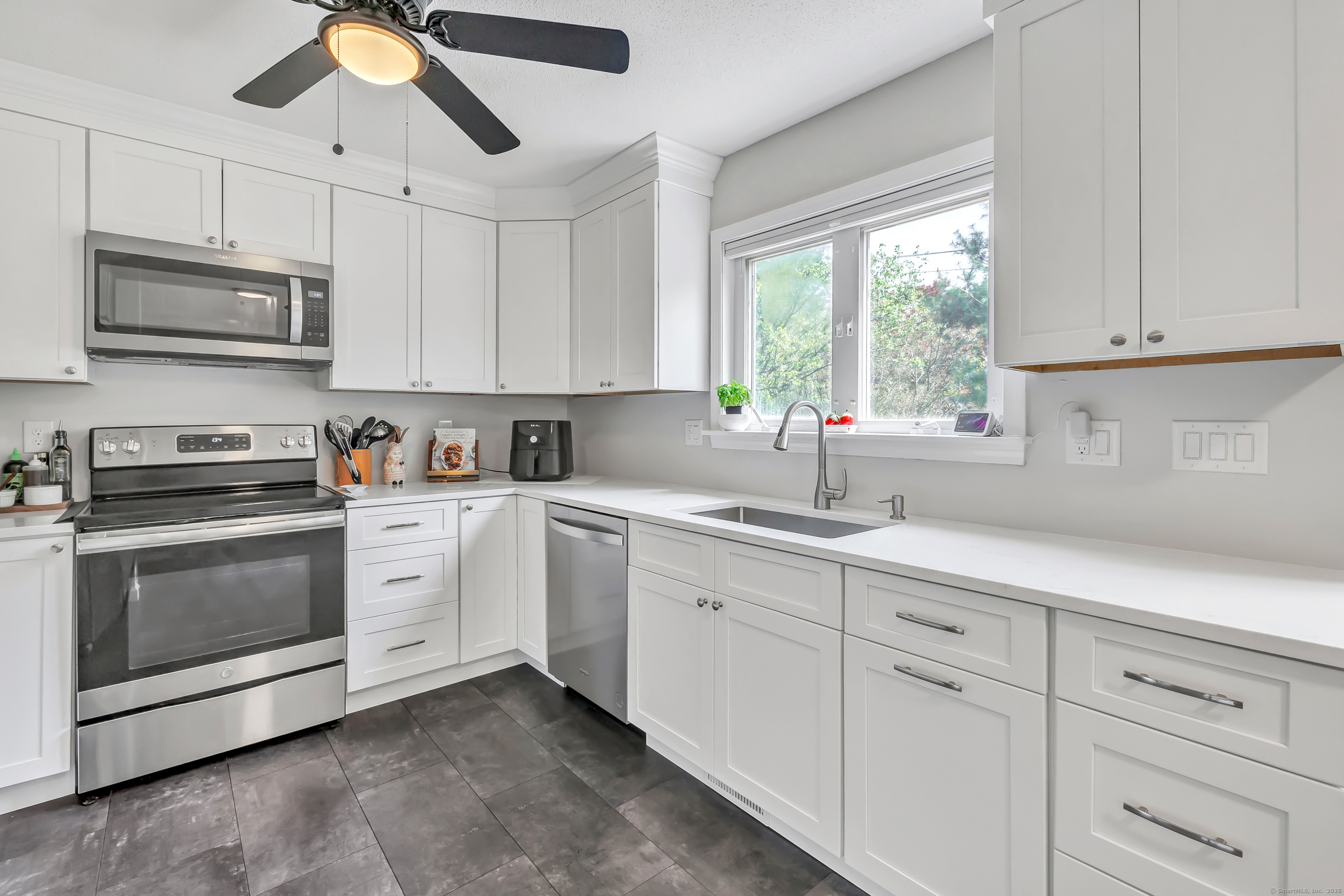 103 Paugusett, Trumbull, Connecticut 06611