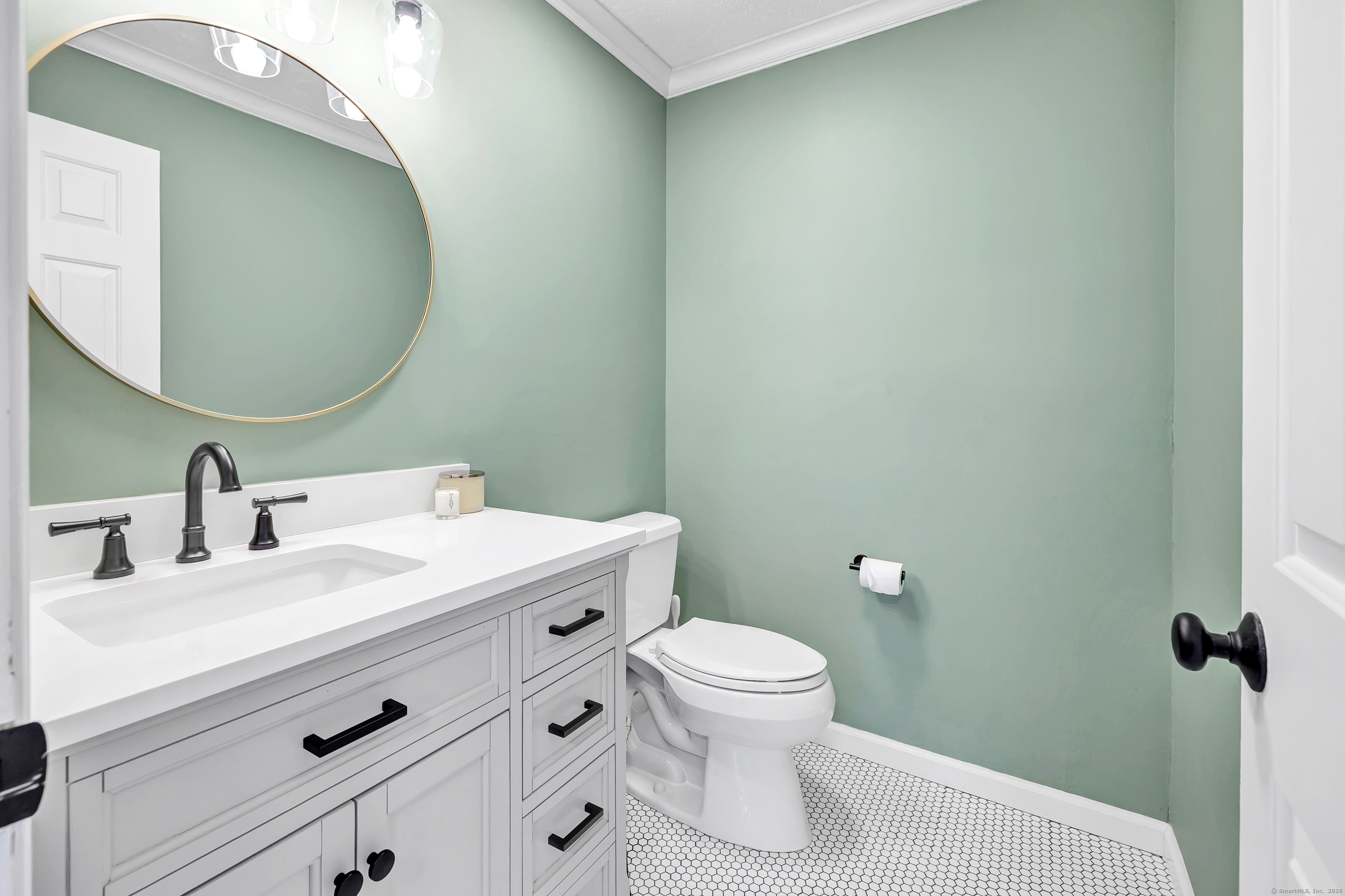103 Paugusett, Trumbull, Connecticut 06611