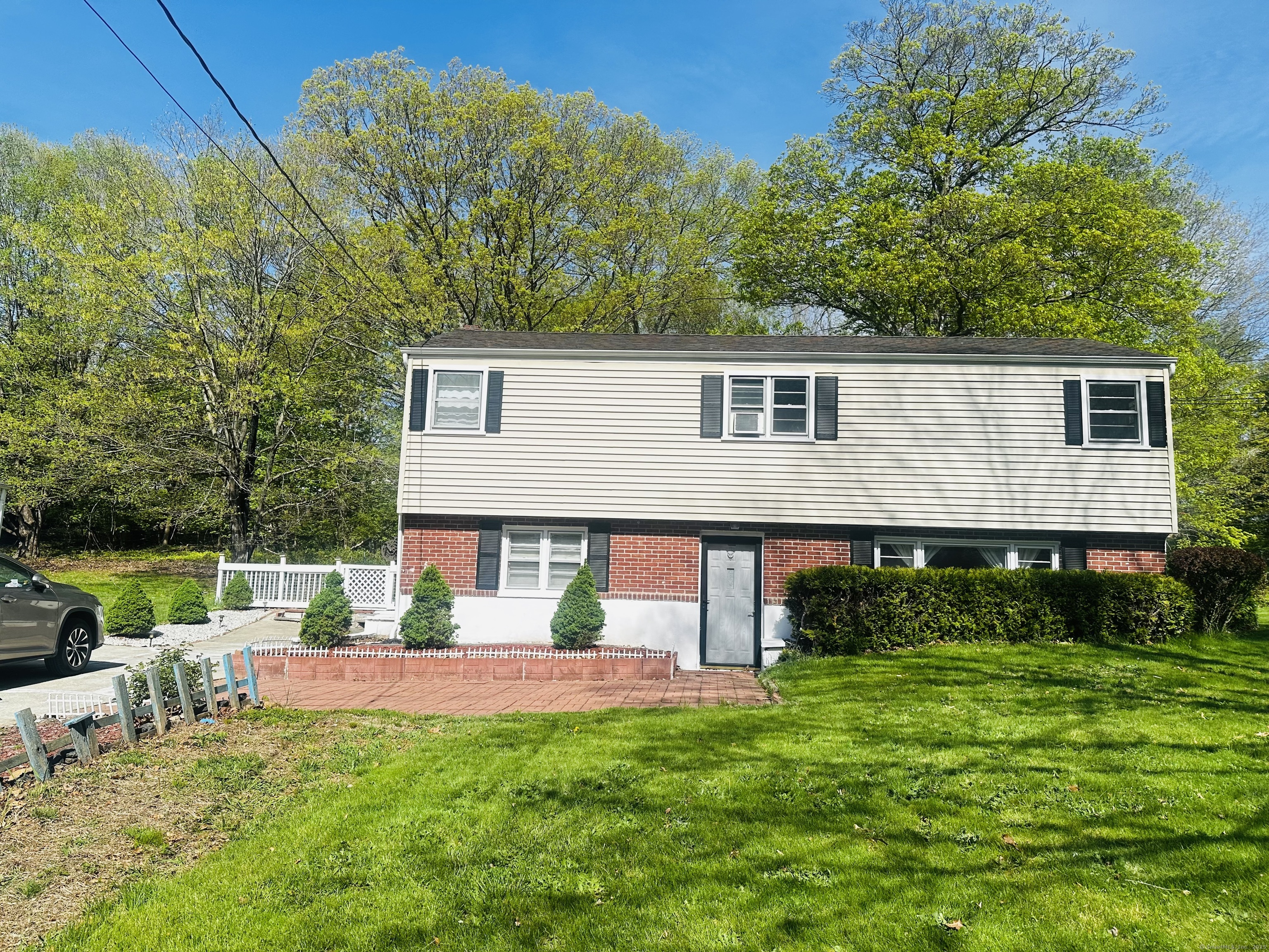 5 Ridgeland, Wallingford, Connecticut 06492