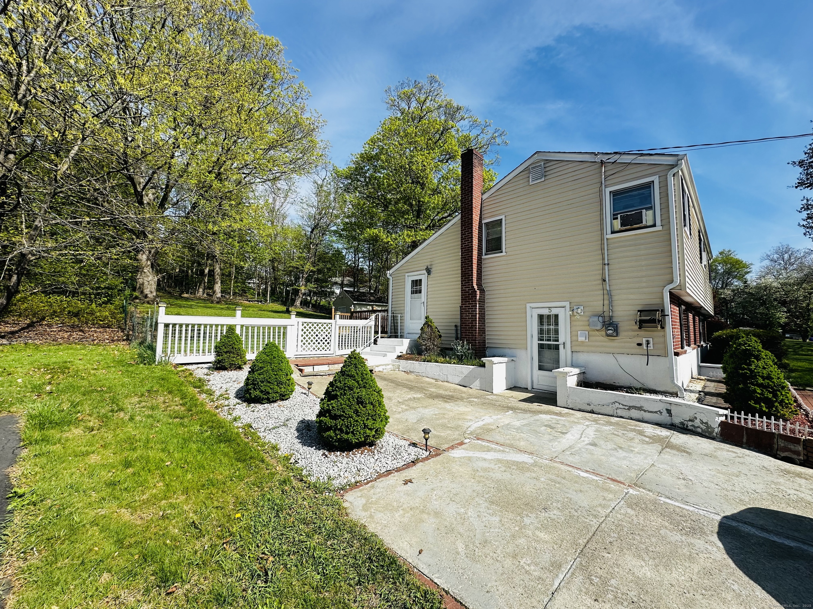 5 Ridgeland, Wallingford, Connecticut 06492