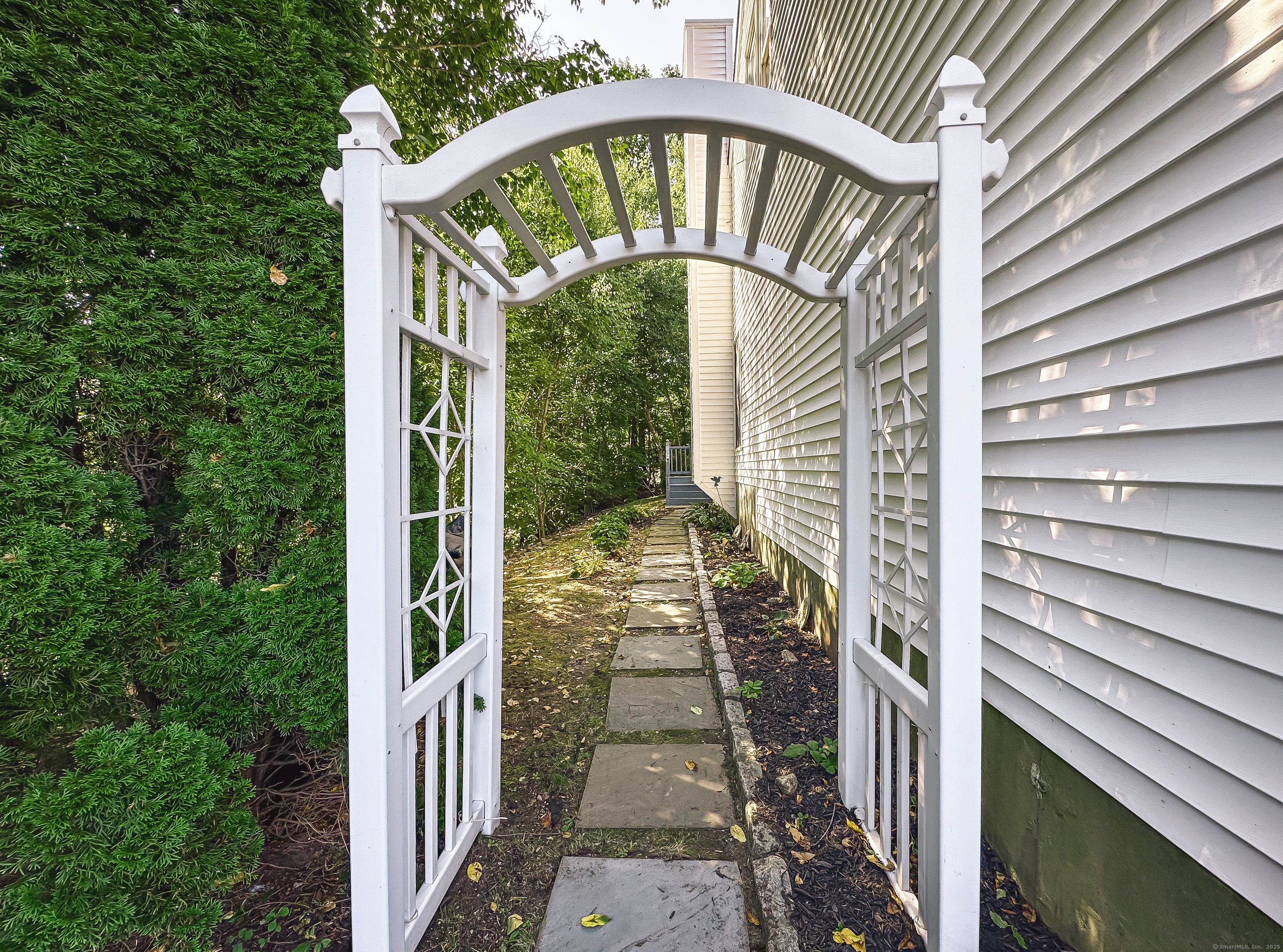 61 Geraldine, Naugatuck, Connecticut 06770