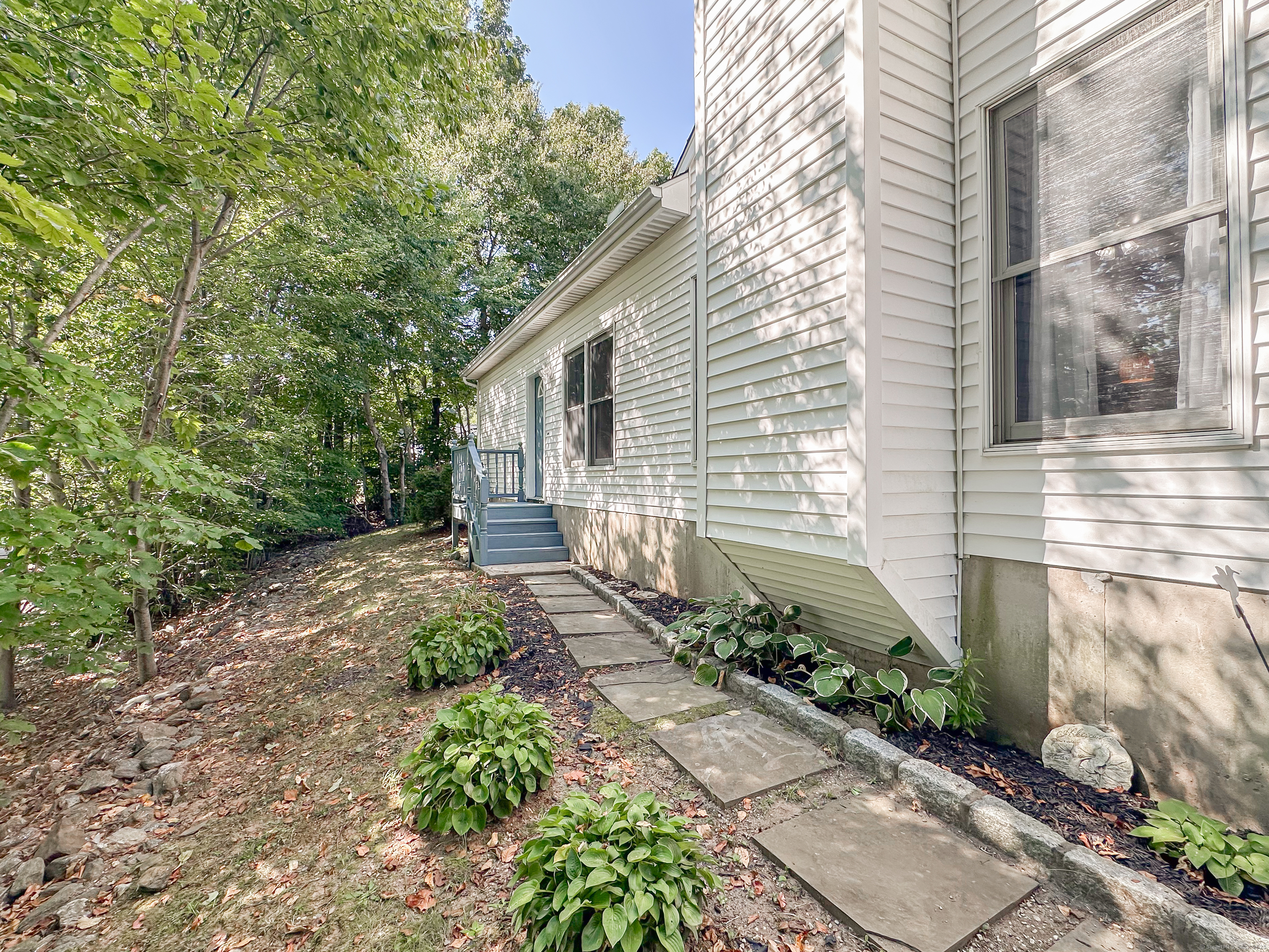 61 Geraldine, Naugatuck, Connecticut 06770