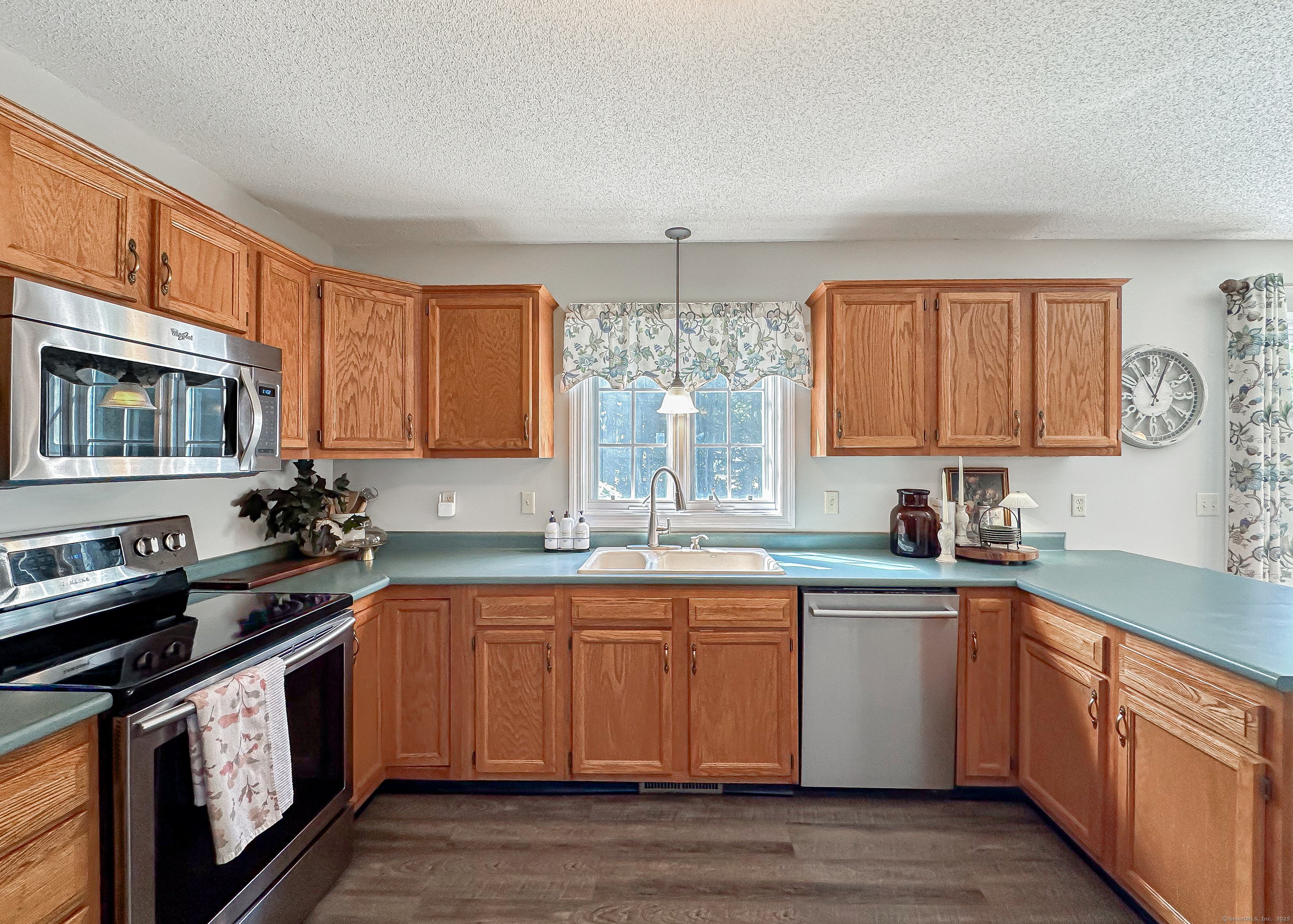 61 Geraldine, Naugatuck, Connecticut 06770