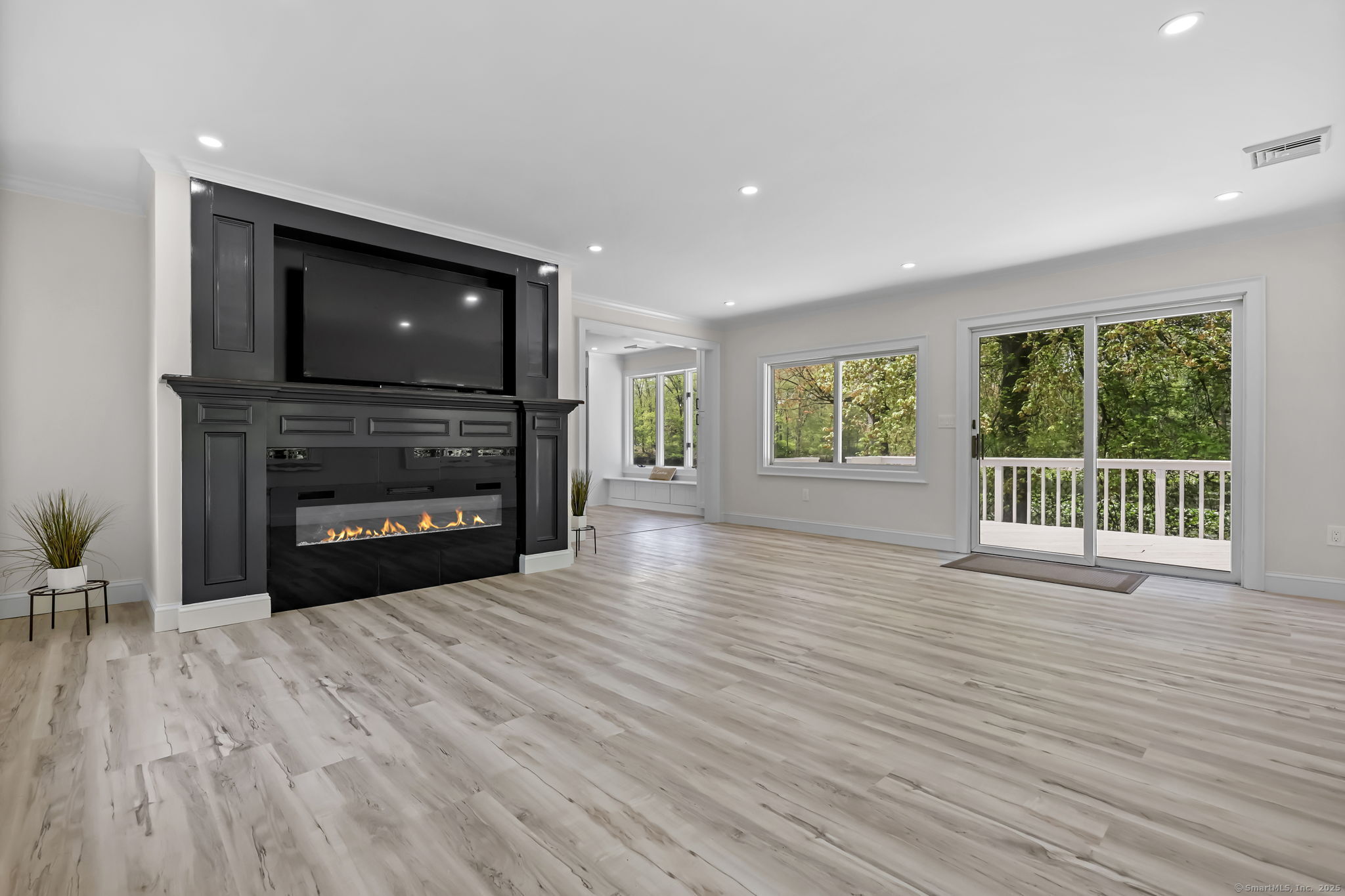185 Newtown, Norwalk, Connecticut 06851