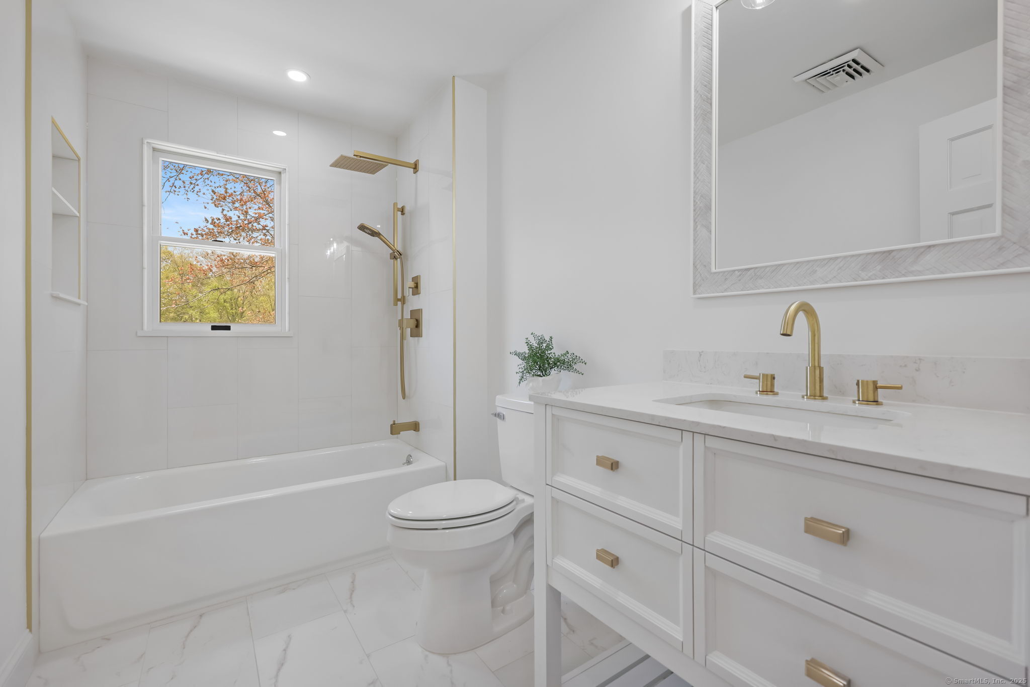 185 Newtown, Norwalk, Connecticut 06851