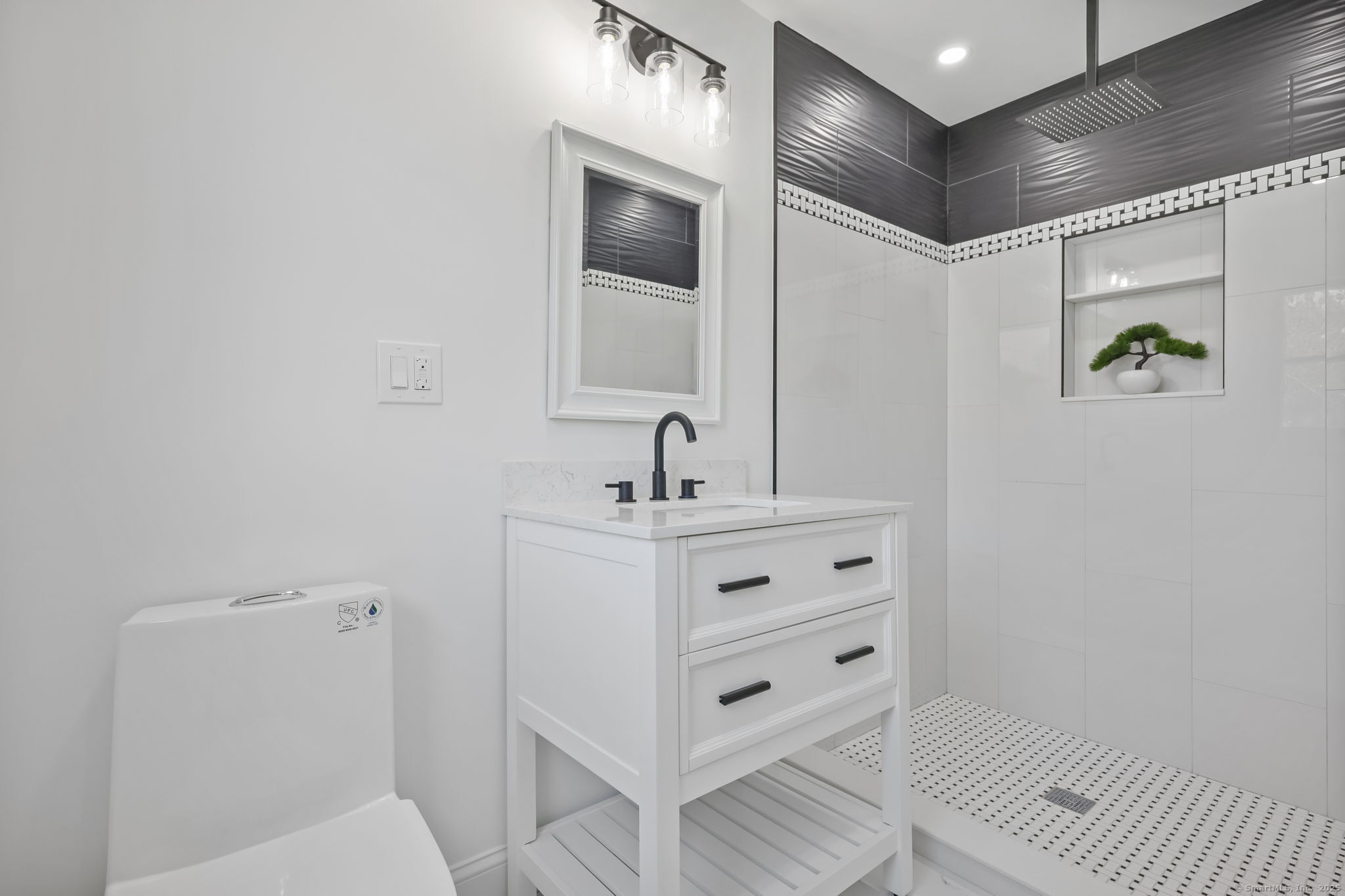 185 Newtown, Norwalk, Connecticut 06851