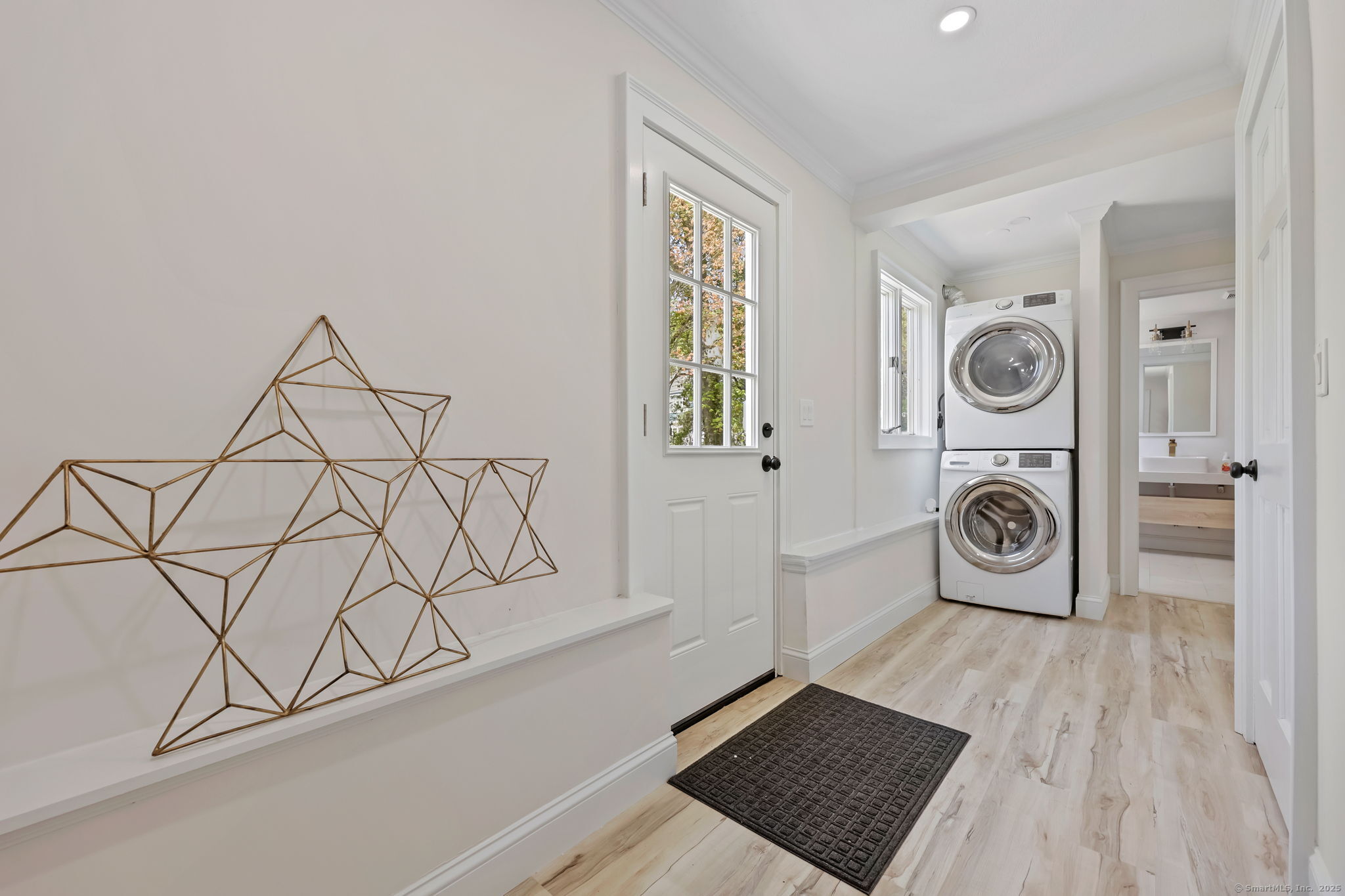 185 Newtown, Norwalk, Connecticut 06851