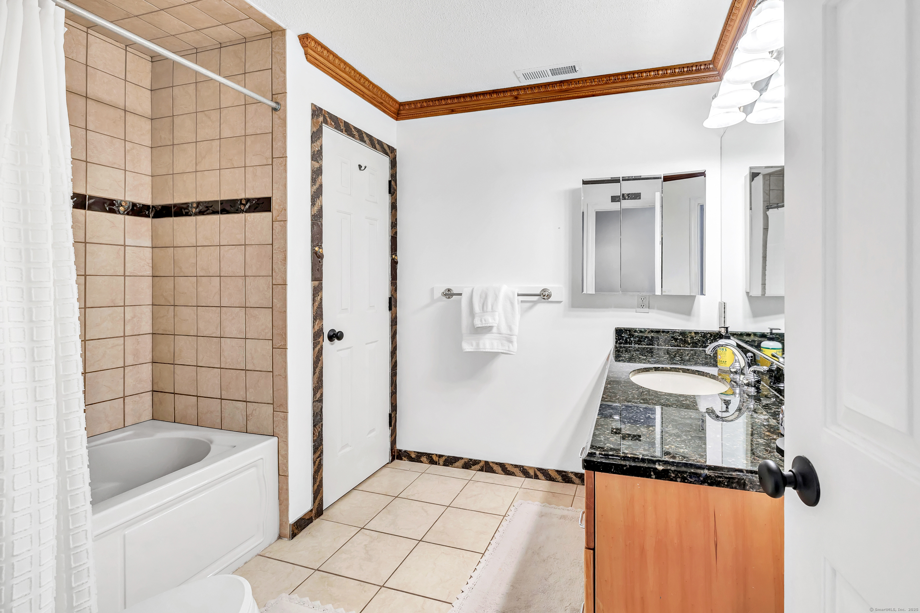 103 Paugusett, Trumbull, Connecticut 06611