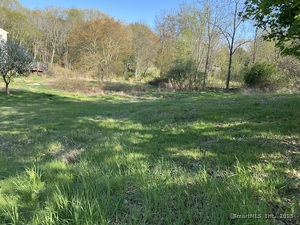 Homes for sale in Norwich, CT | 19 Laporte Dr, Norwich, CT 06360 | MLS# 24093173